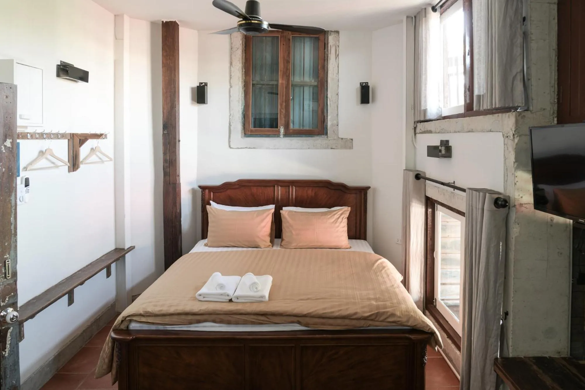 Bed in Velawarin Hotel