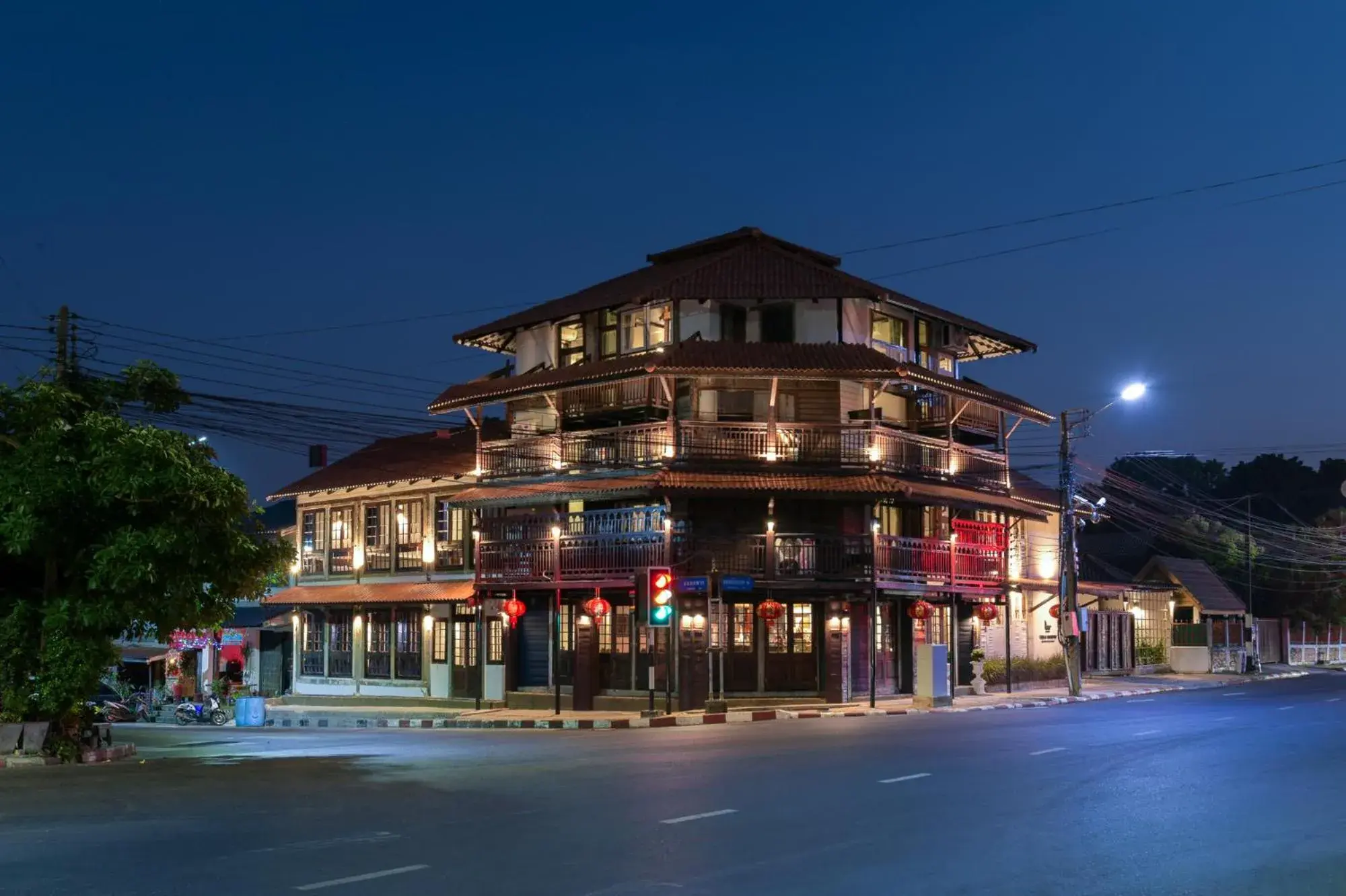 Property building in Velawarin Hotel Property building in Velawarin Hotel