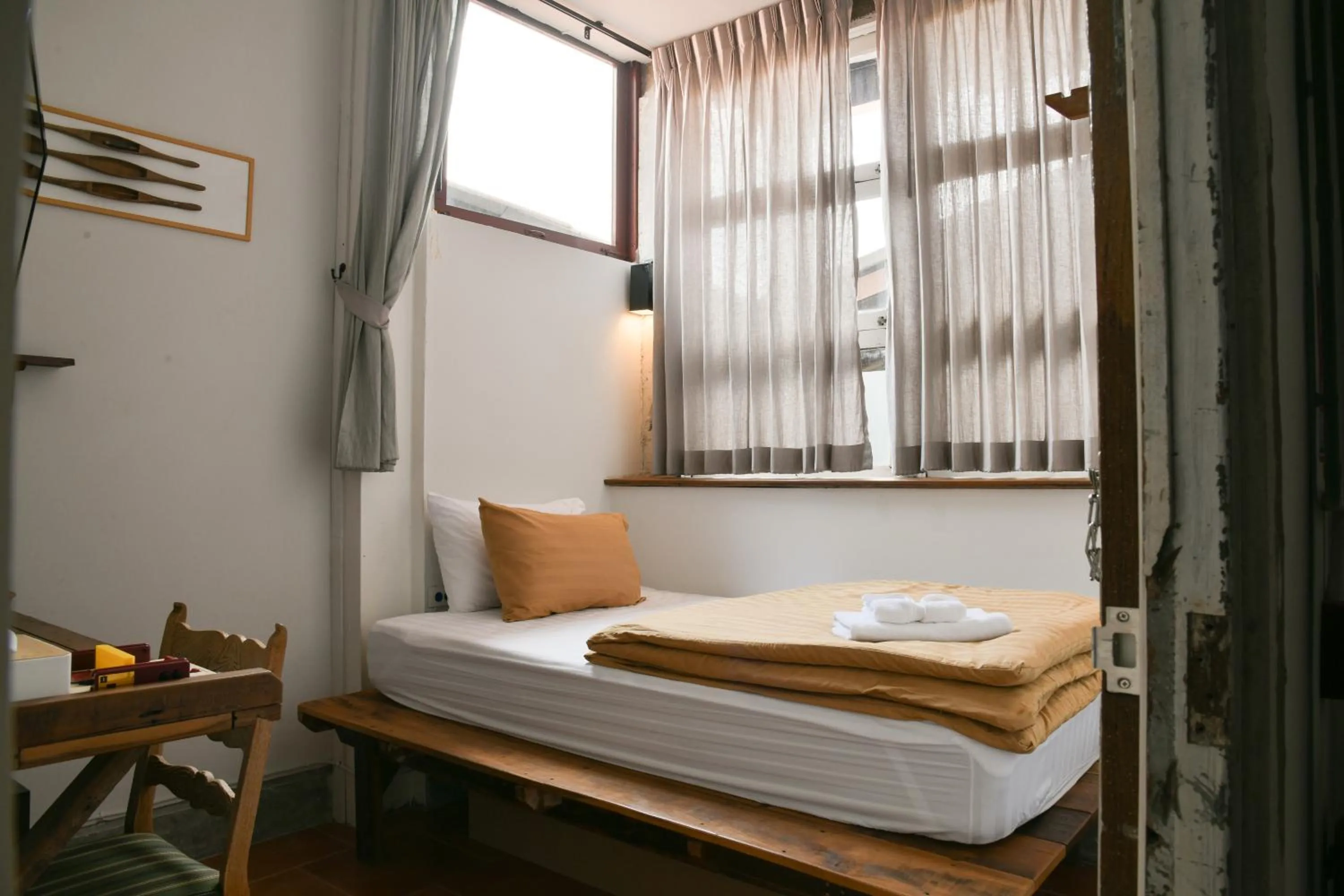 Bed in Velawarin Hotel