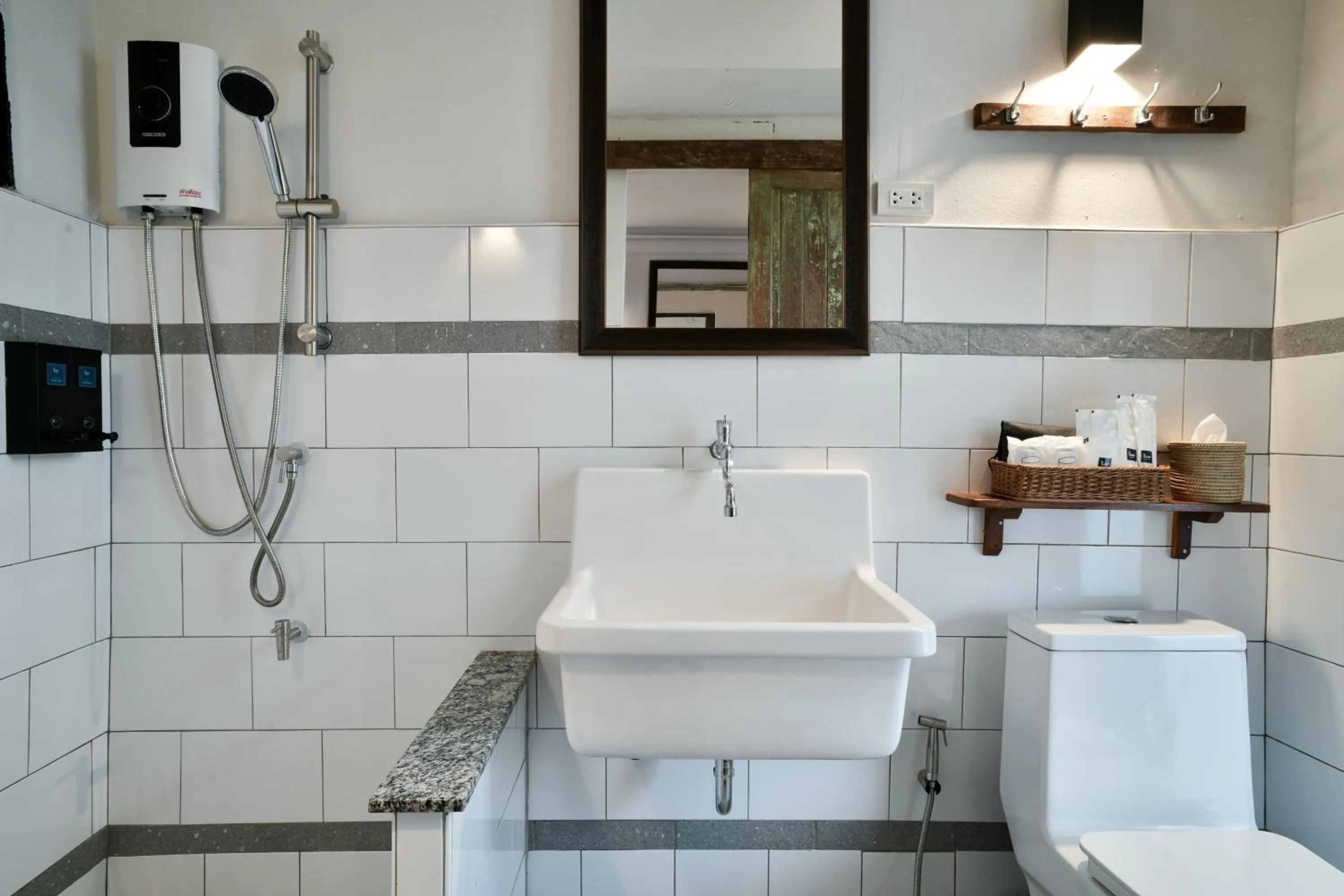 Bathroom in Velawarin Hotel