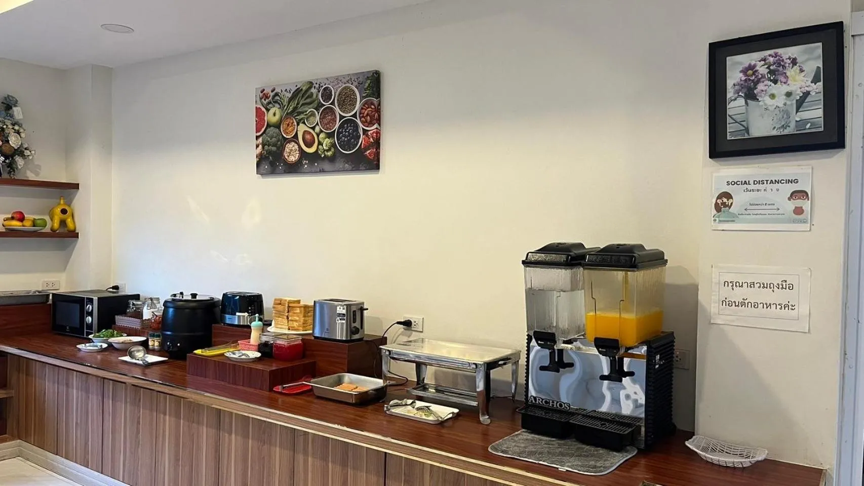 The charlotte smart hotel lopburi