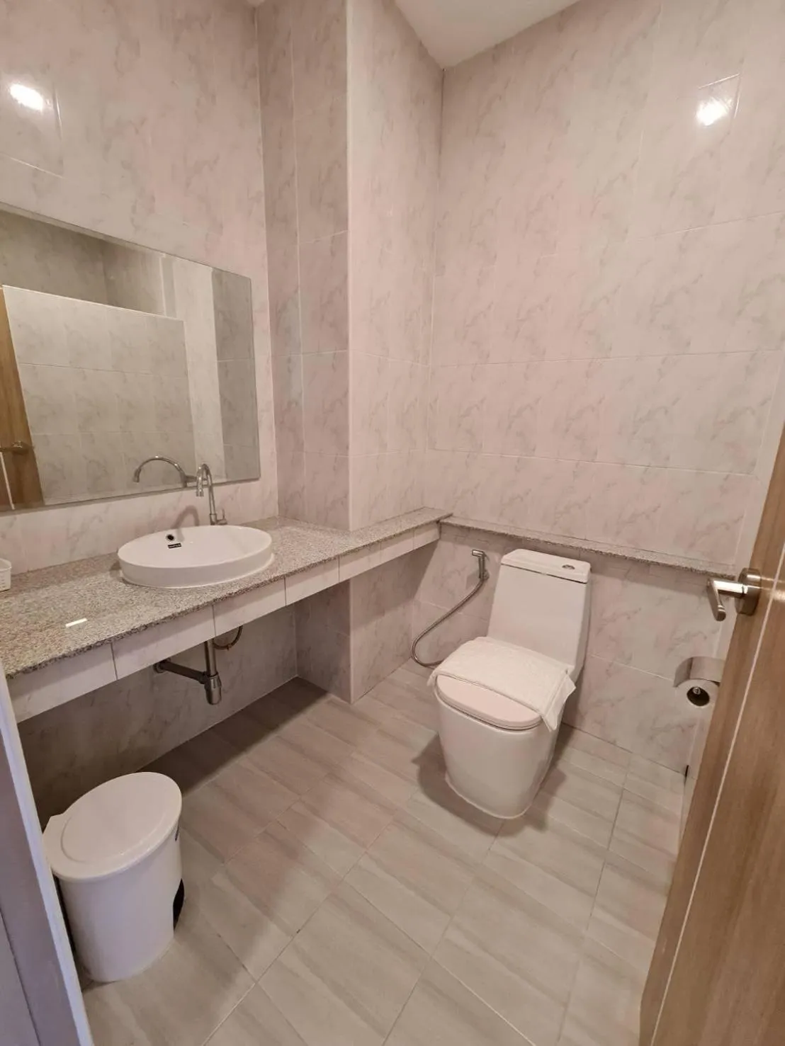 Bathroom in The charlotte smart hotel lopburi