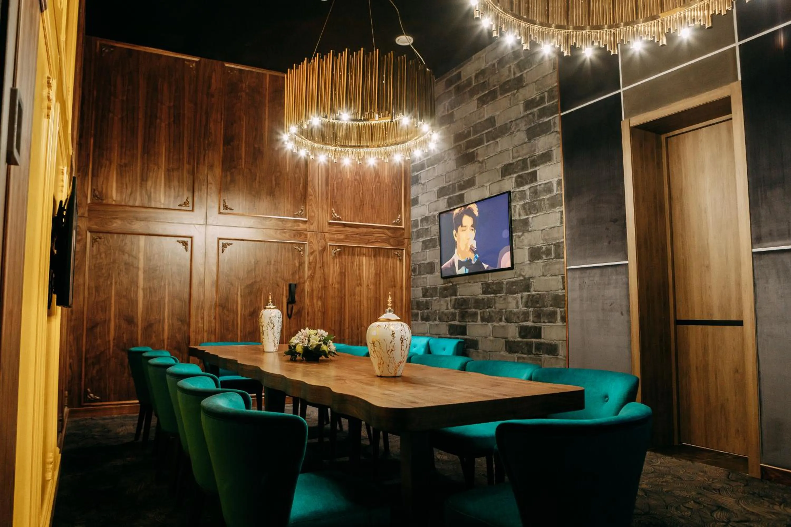 Karaoke in Rixos Turkistan