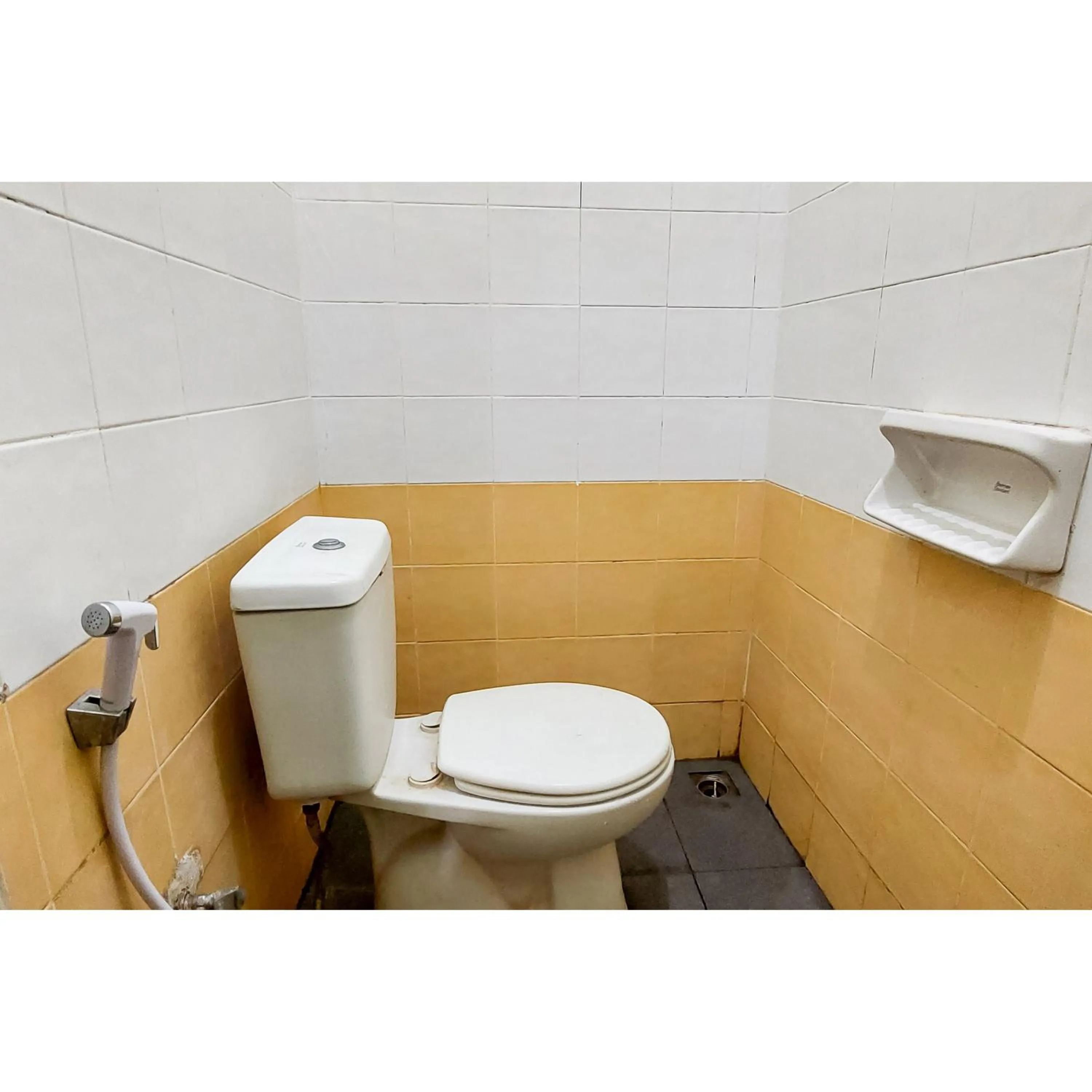 Bathroom in Surya Inn Syariah Cikarang RedPartner