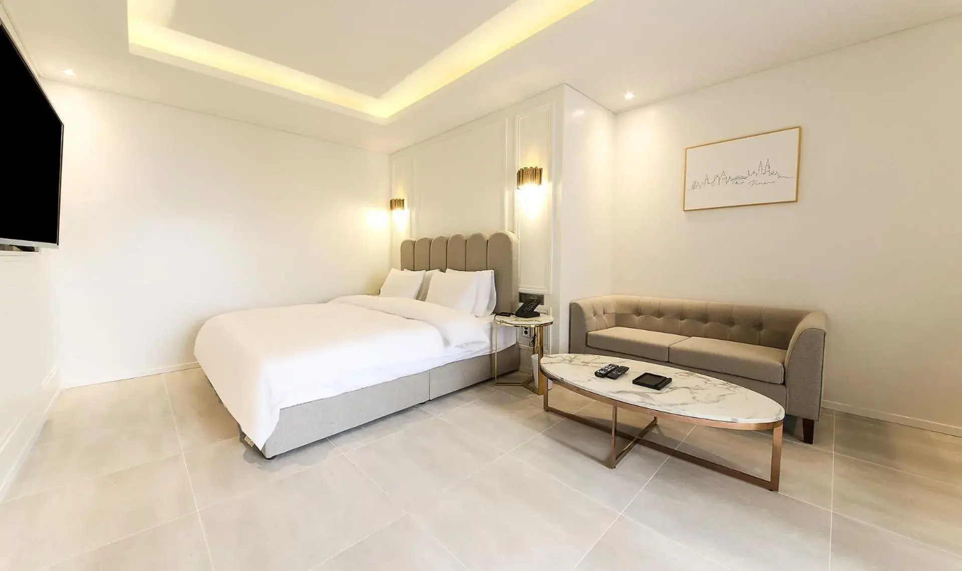 Photo of the whole room, Bed in H moment Hotel songjeong Photo of the whole room, Bed in H moment Hotel songjeong