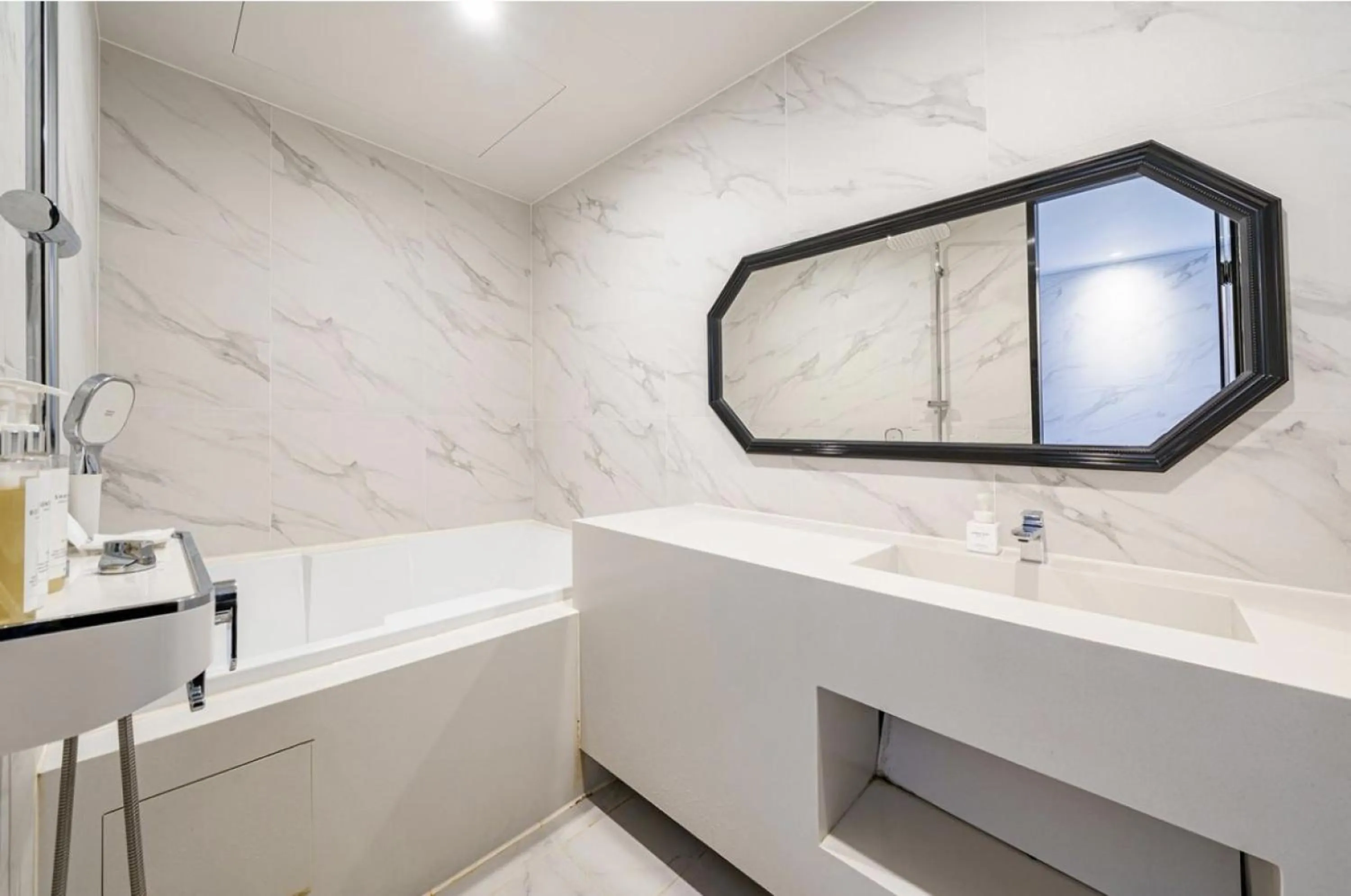 Bathroom in H moment Hotel songjeong