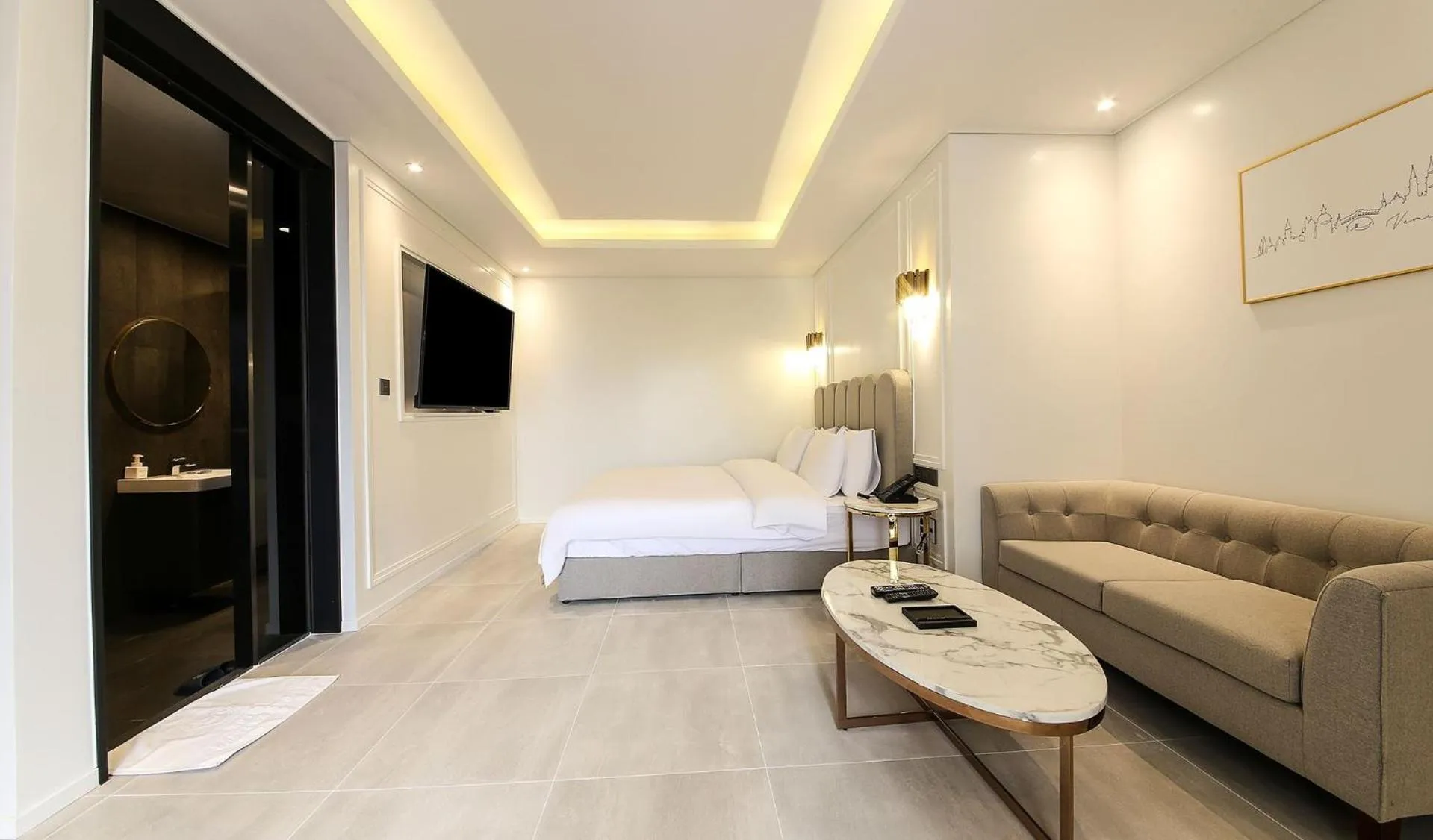 Photo of the whole room in H moment Hotel songjeong