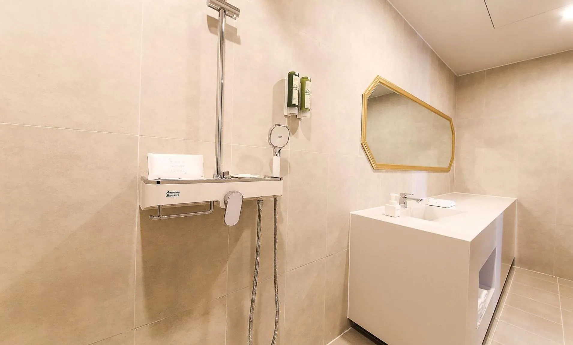 Bathroom in H moment Hotel songjeong