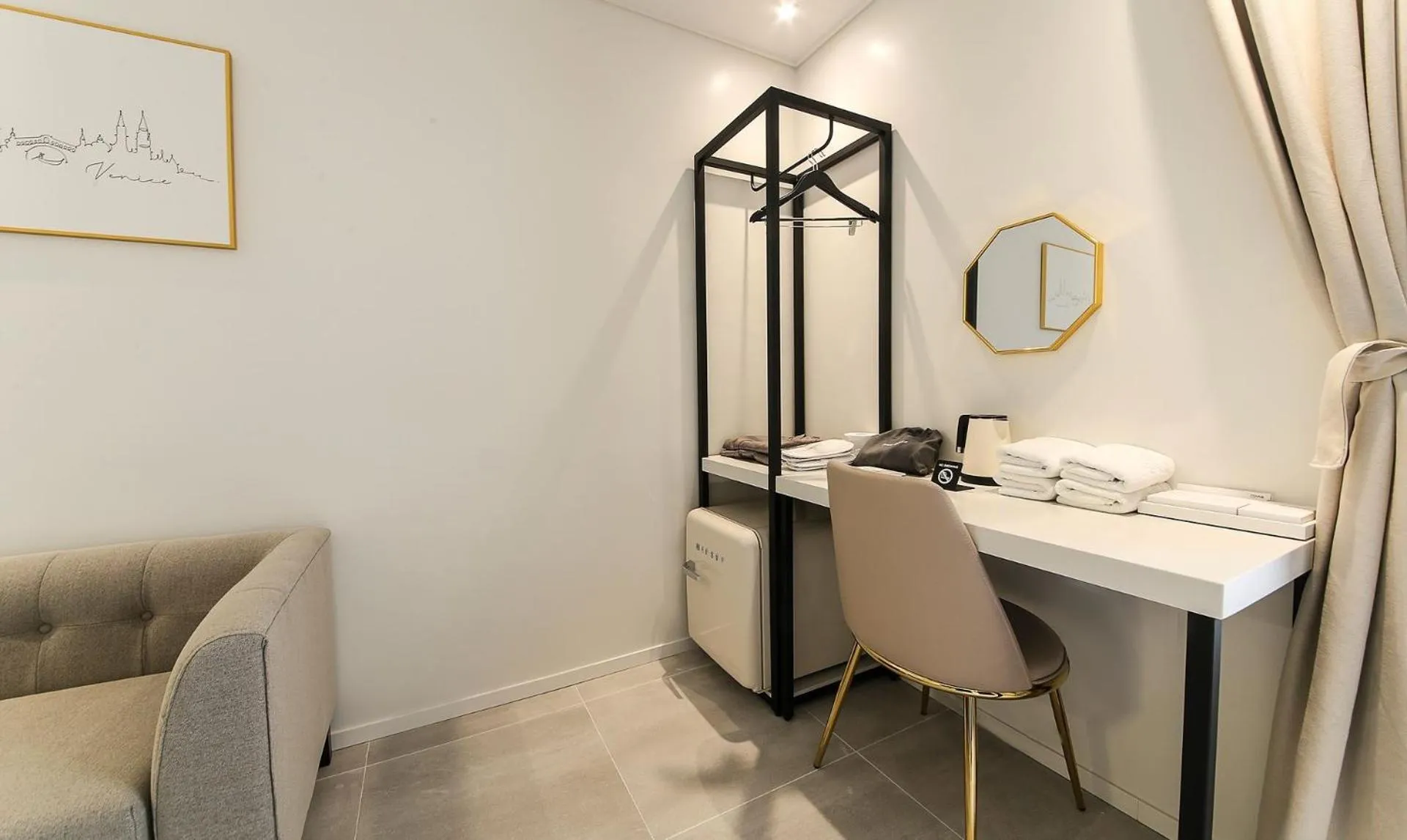 hair dresser in H moment Hotel songjeong