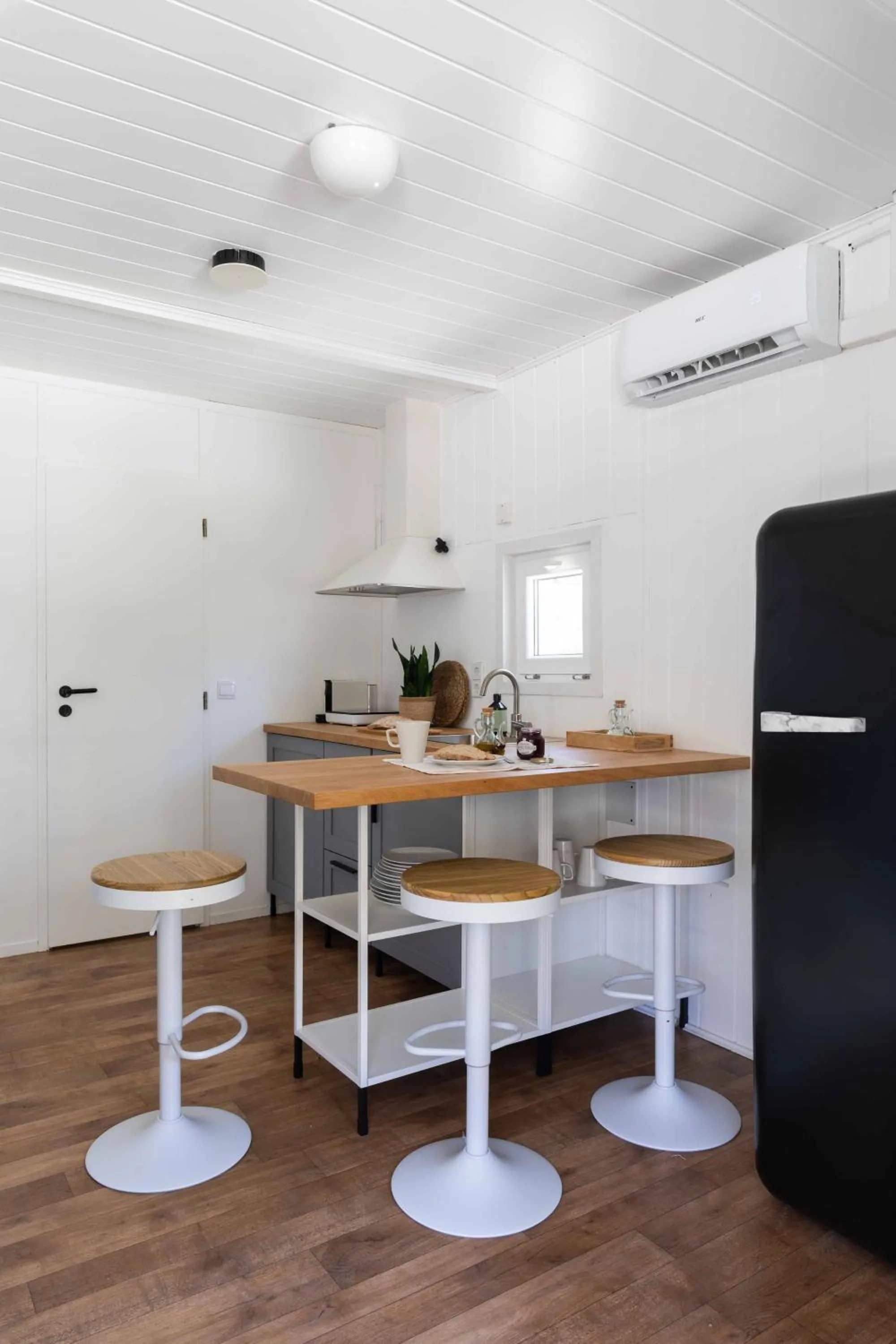 Kitchen or kitchenette in wecamp Cabo de Gata