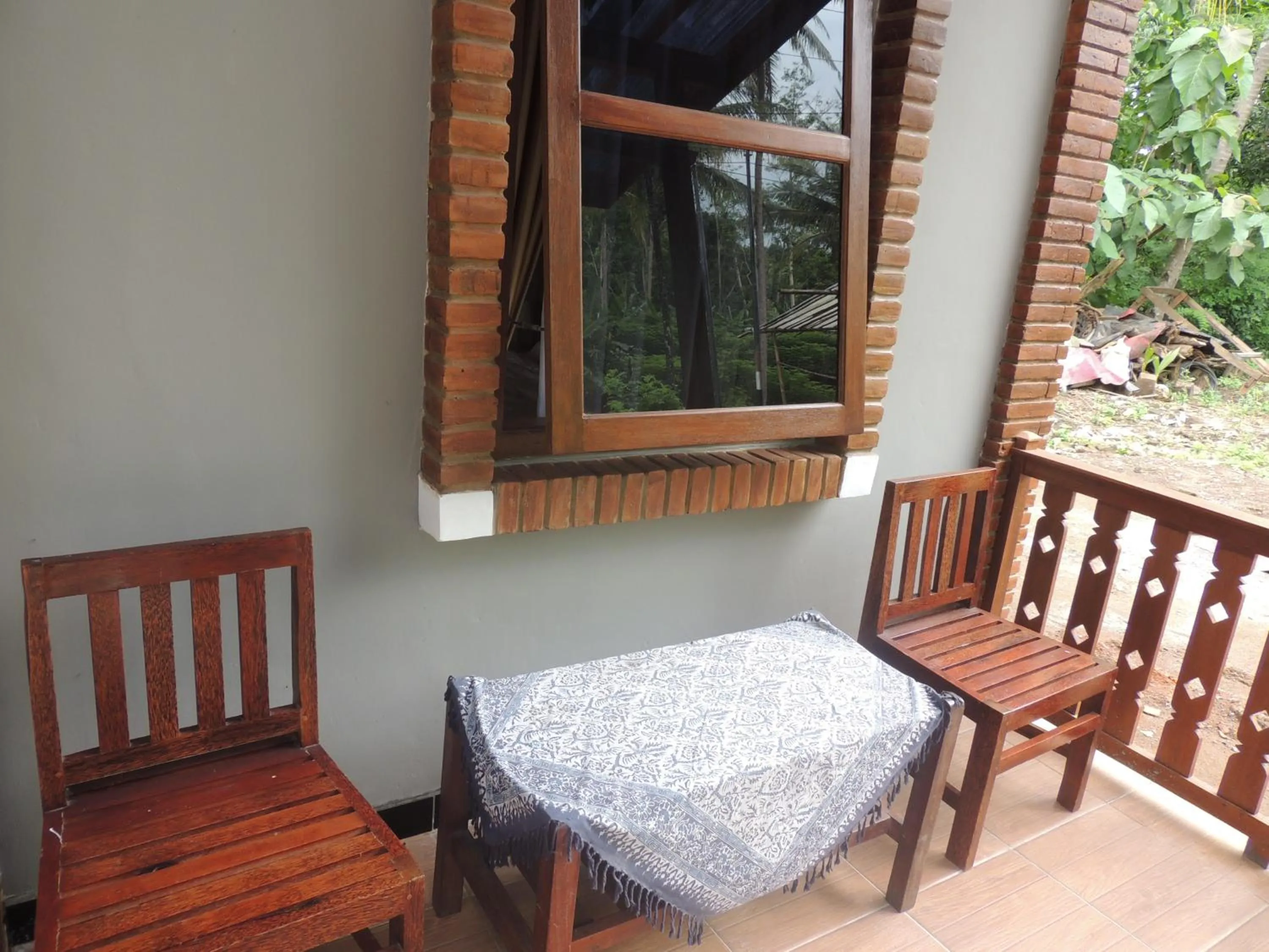 Balcony/Terrace in Omah Mardi Syariah by Ndalem Beong