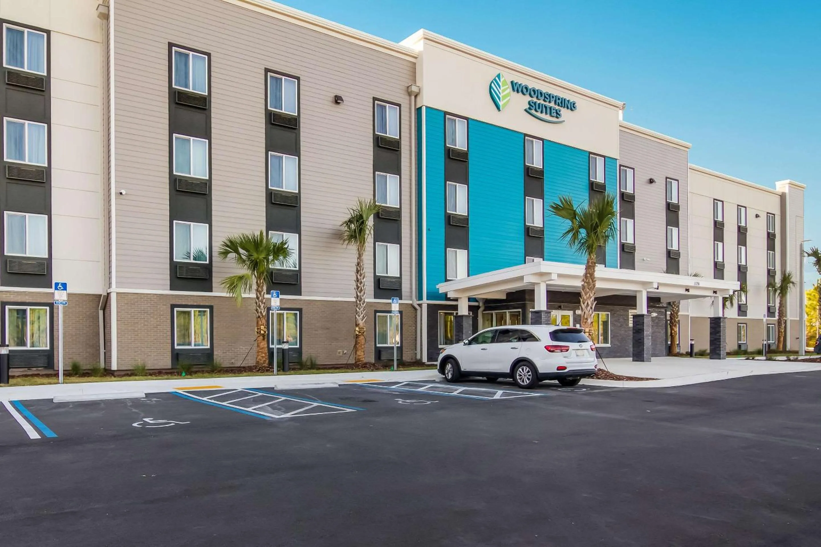 Property building in WoodSpring Suites Jacksonville Baymeadows