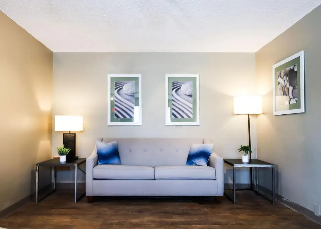 Econo Lodge Auburn I-95