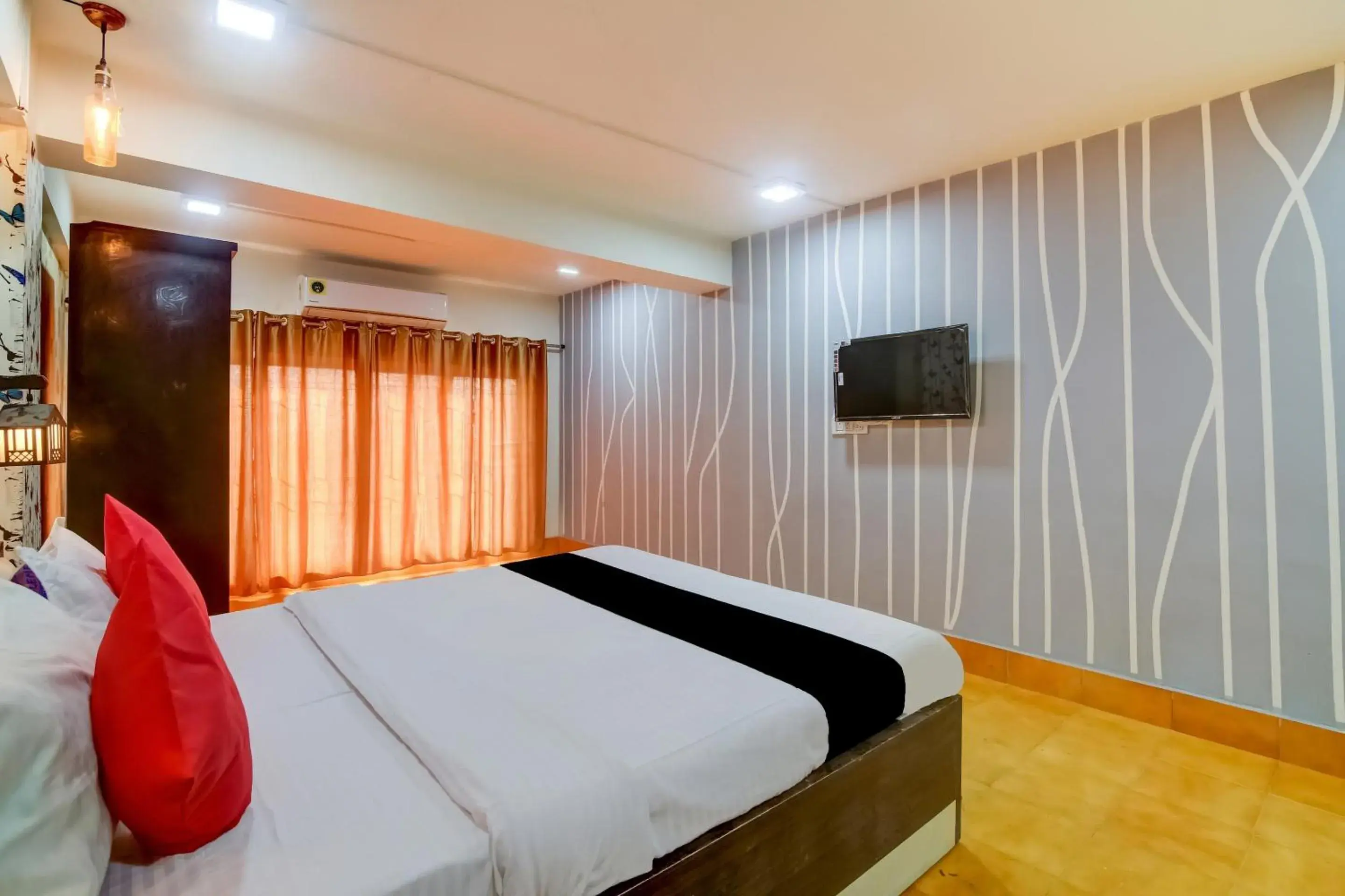 Bedroom, Bed in Capital O Divira Inn Bedroom, Bed in Capital O Divira Inn