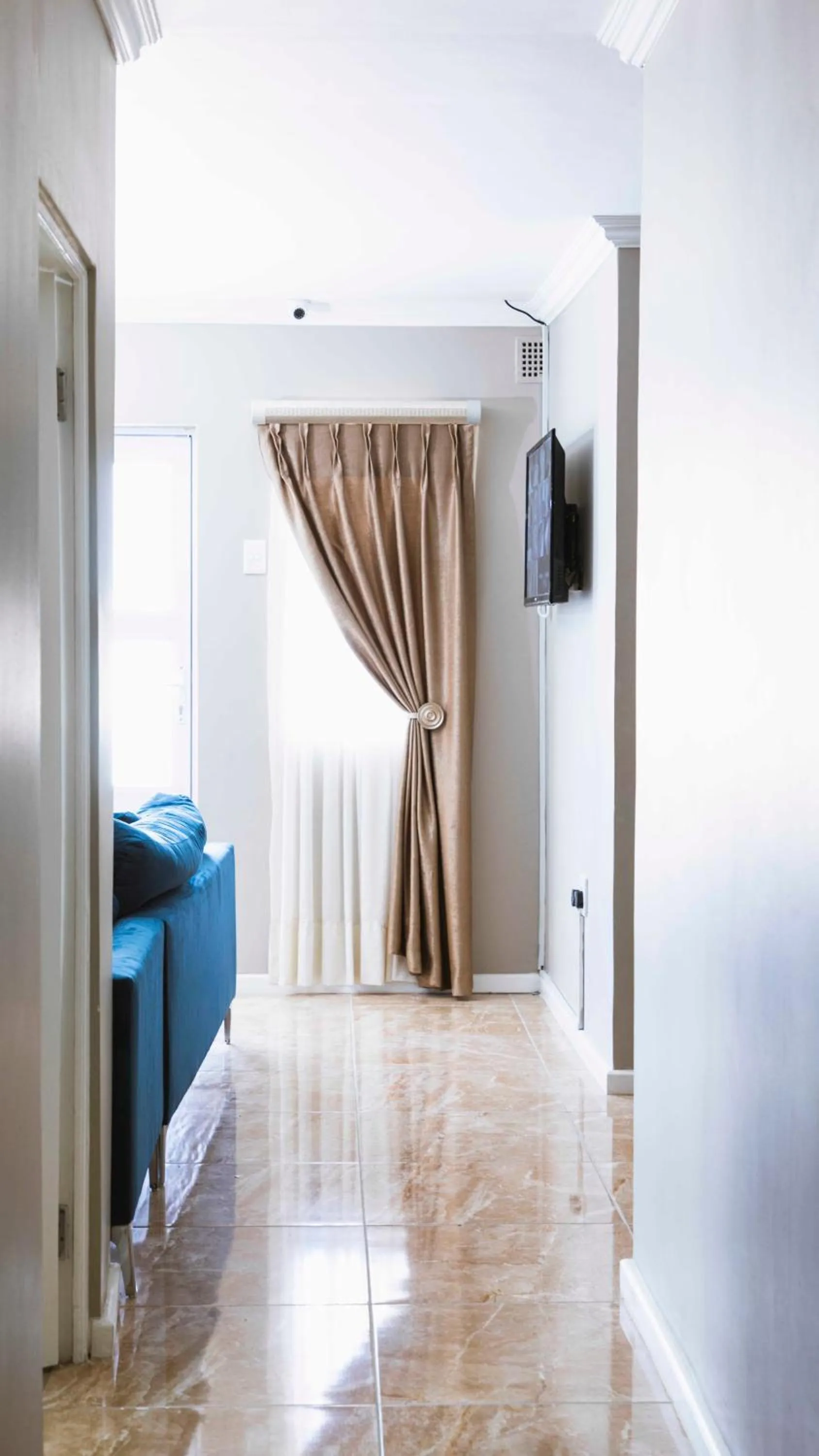 Living room, Bed in 103onWallace Self Catering Guest House