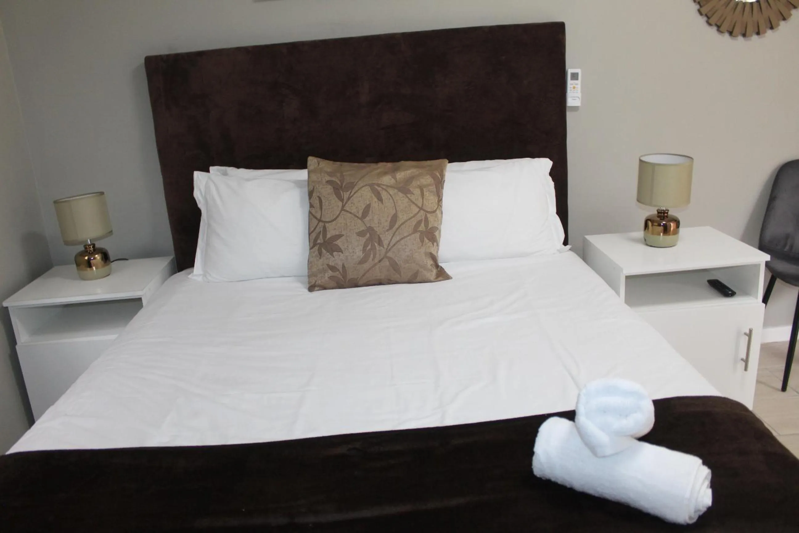 Bedroom, Bed in 103onWallace Self Catering Guest House