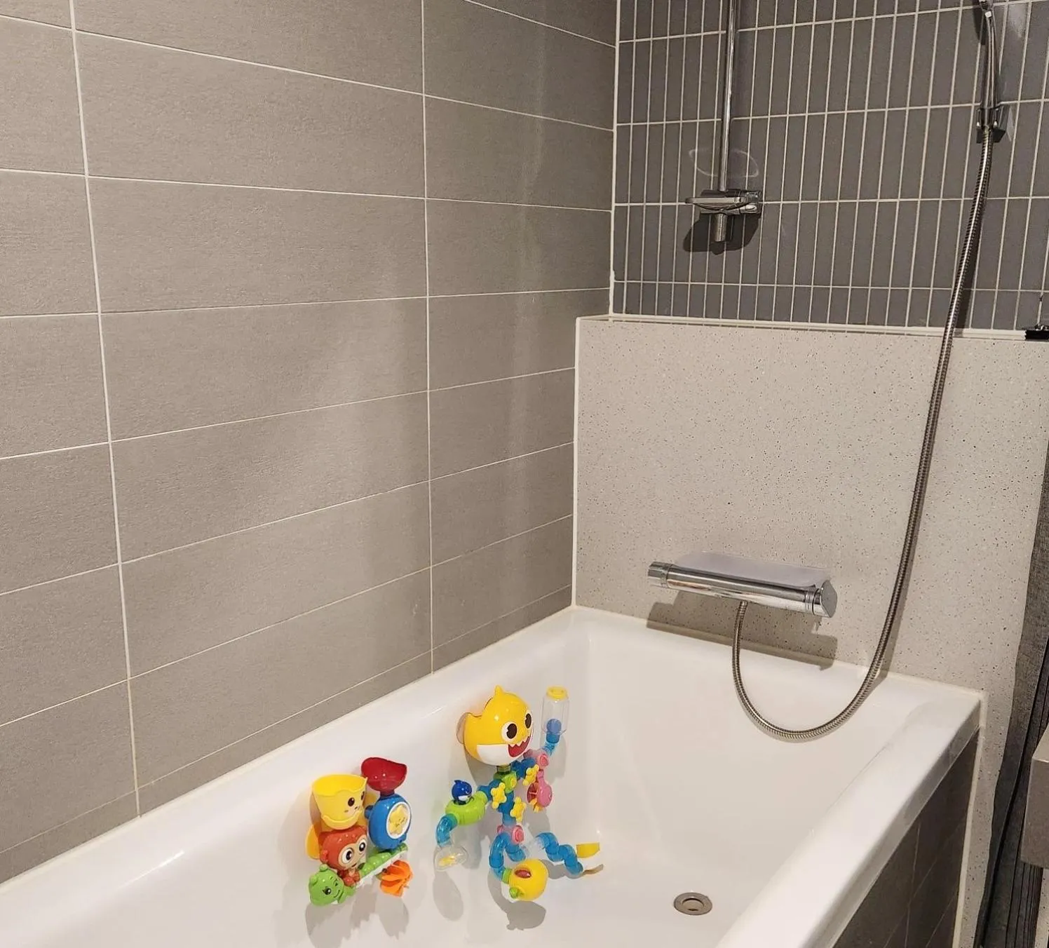 Bath in Hound Hotel Busan Station