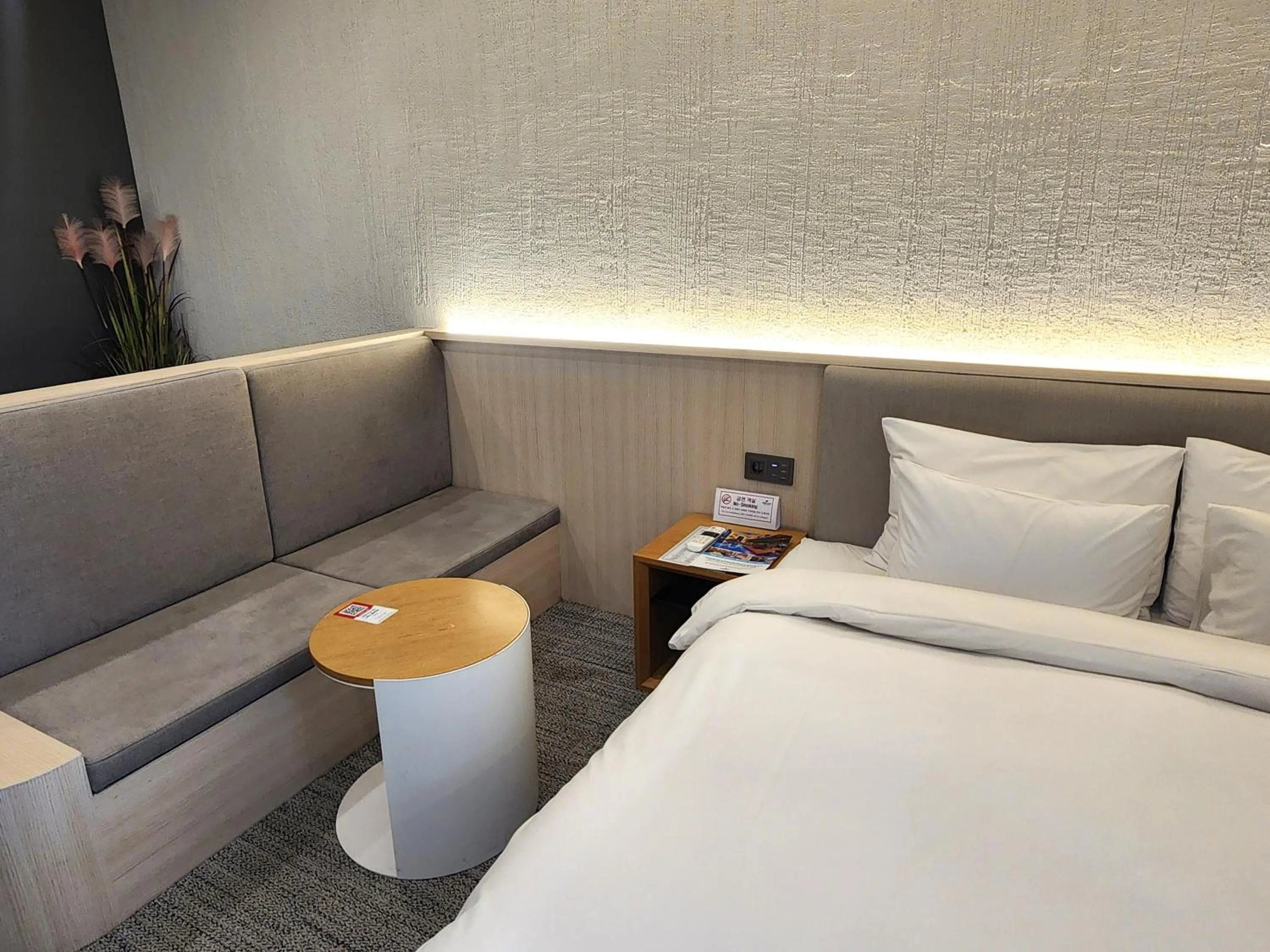 Bedroom, Bed in Hound Hotel Busan Station