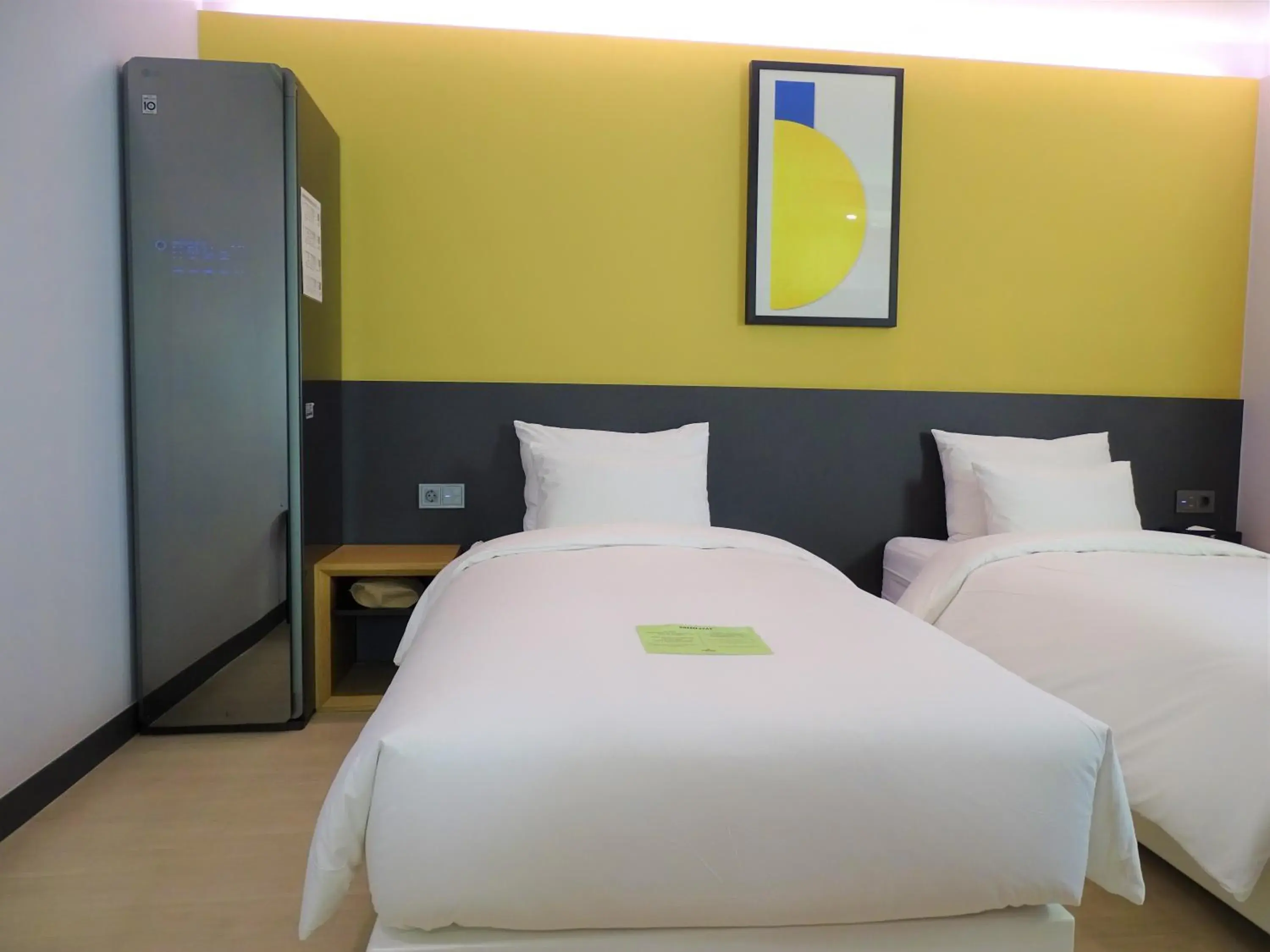 Standard Twin Room with Free access to Rooftop pool in Hound Hotel Busan Station Standard Twin Room with Free access to Rooftop pool in Hound Hotel Busan Station