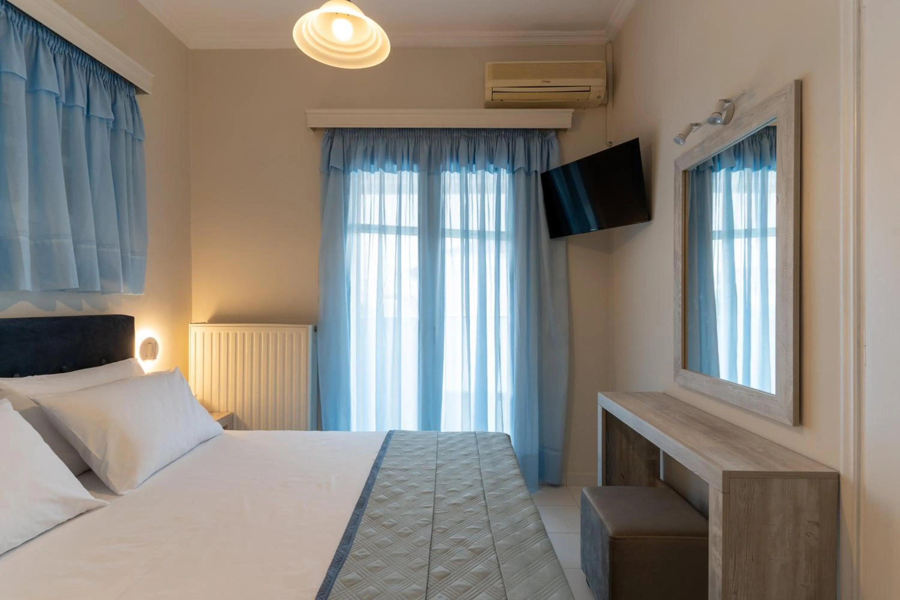 Bed in Acapulco Marinos Apartments- Adults Only