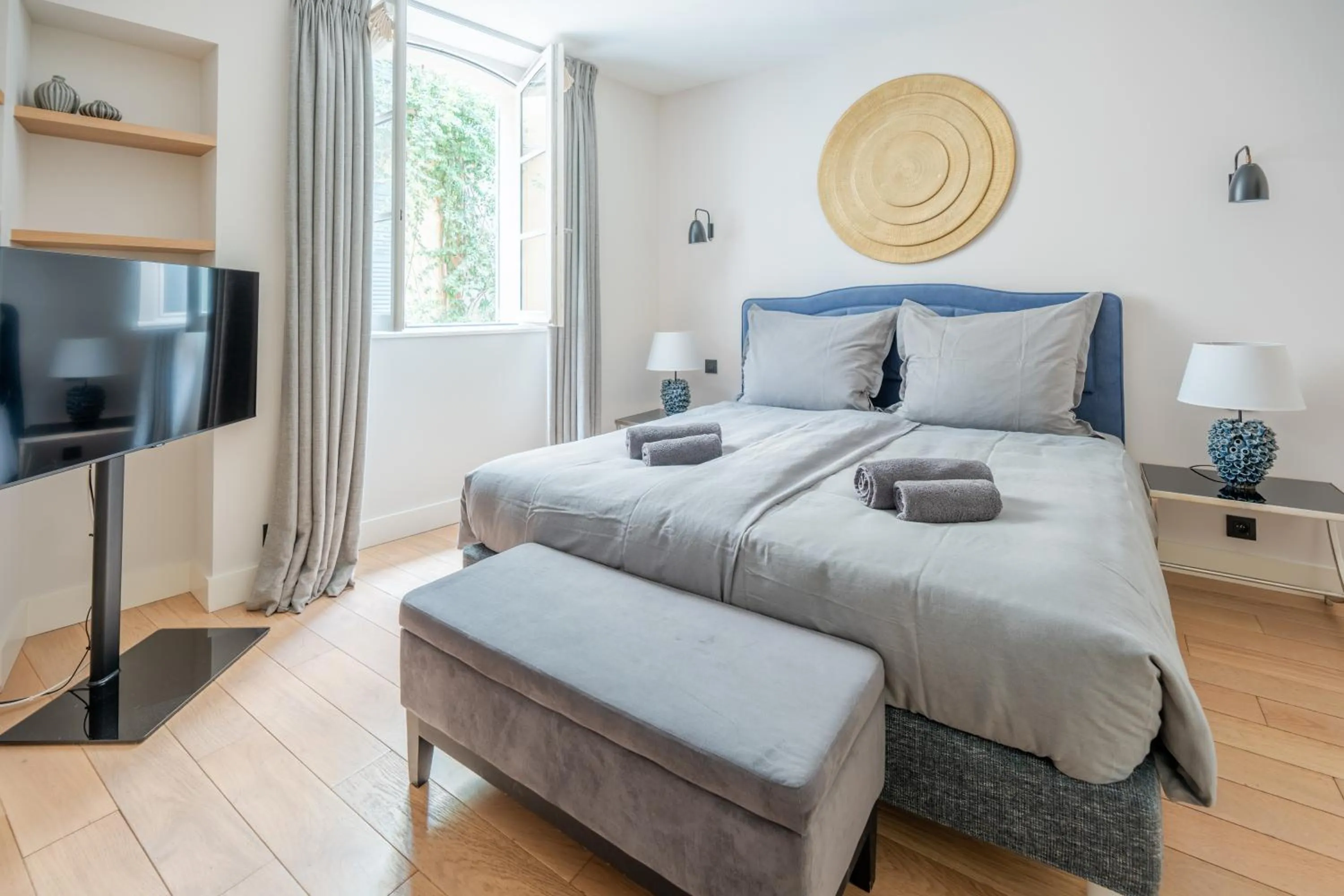 Photo of the whole room, Bed in Beau Clocher