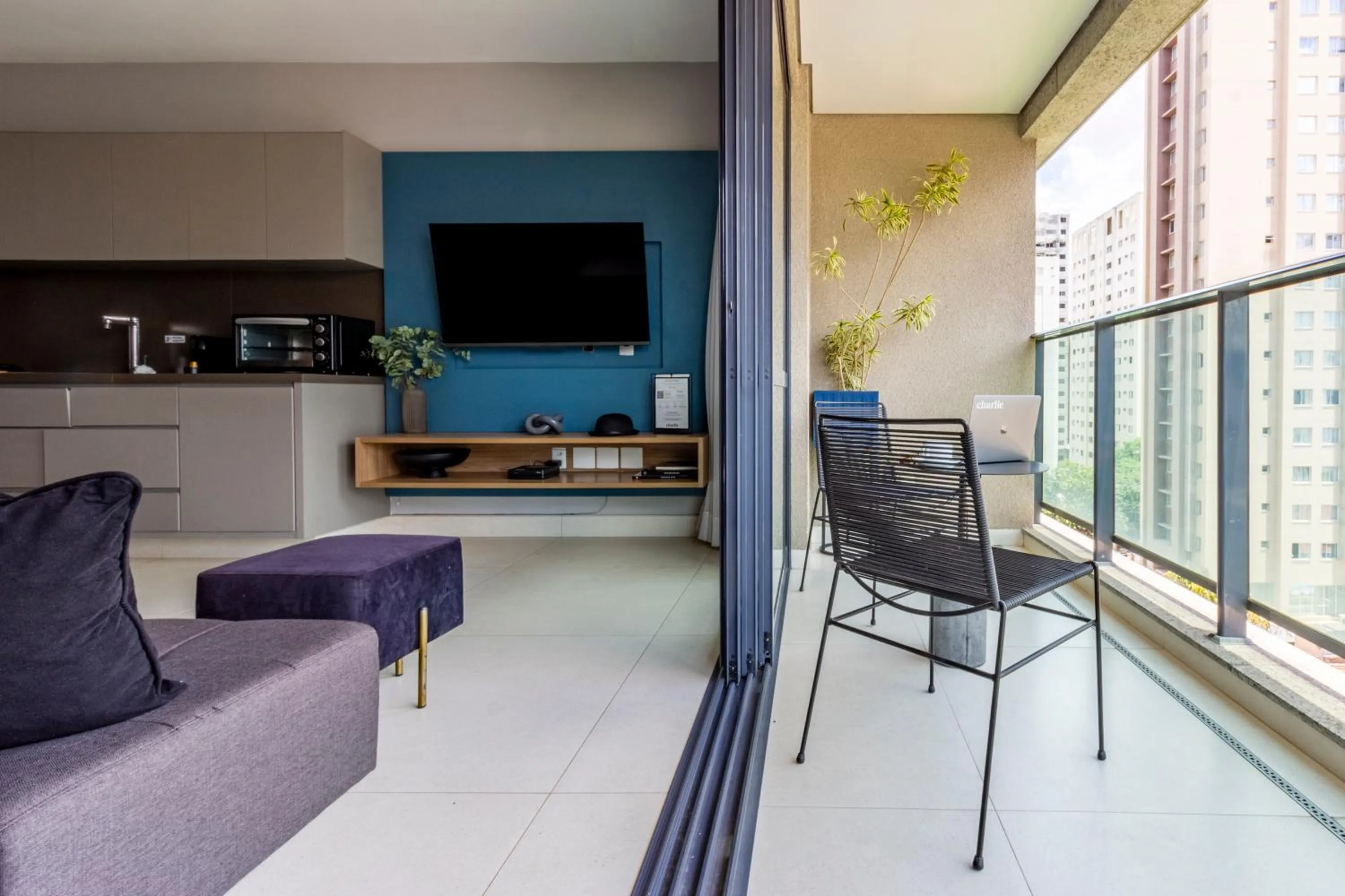 Day in Charlie Itaim