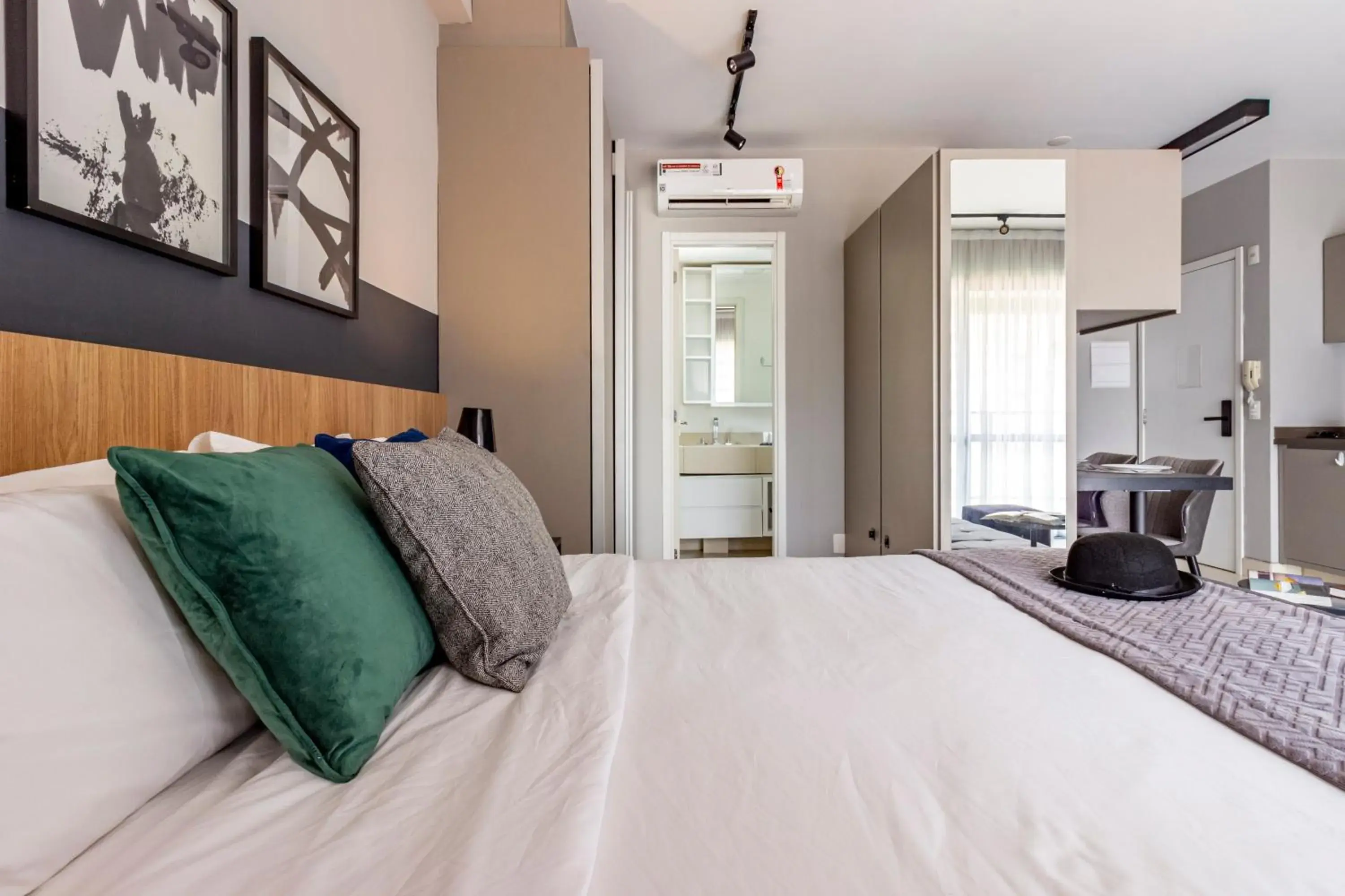 Bed in Charlie Itaim Bed in Charlie Itaim