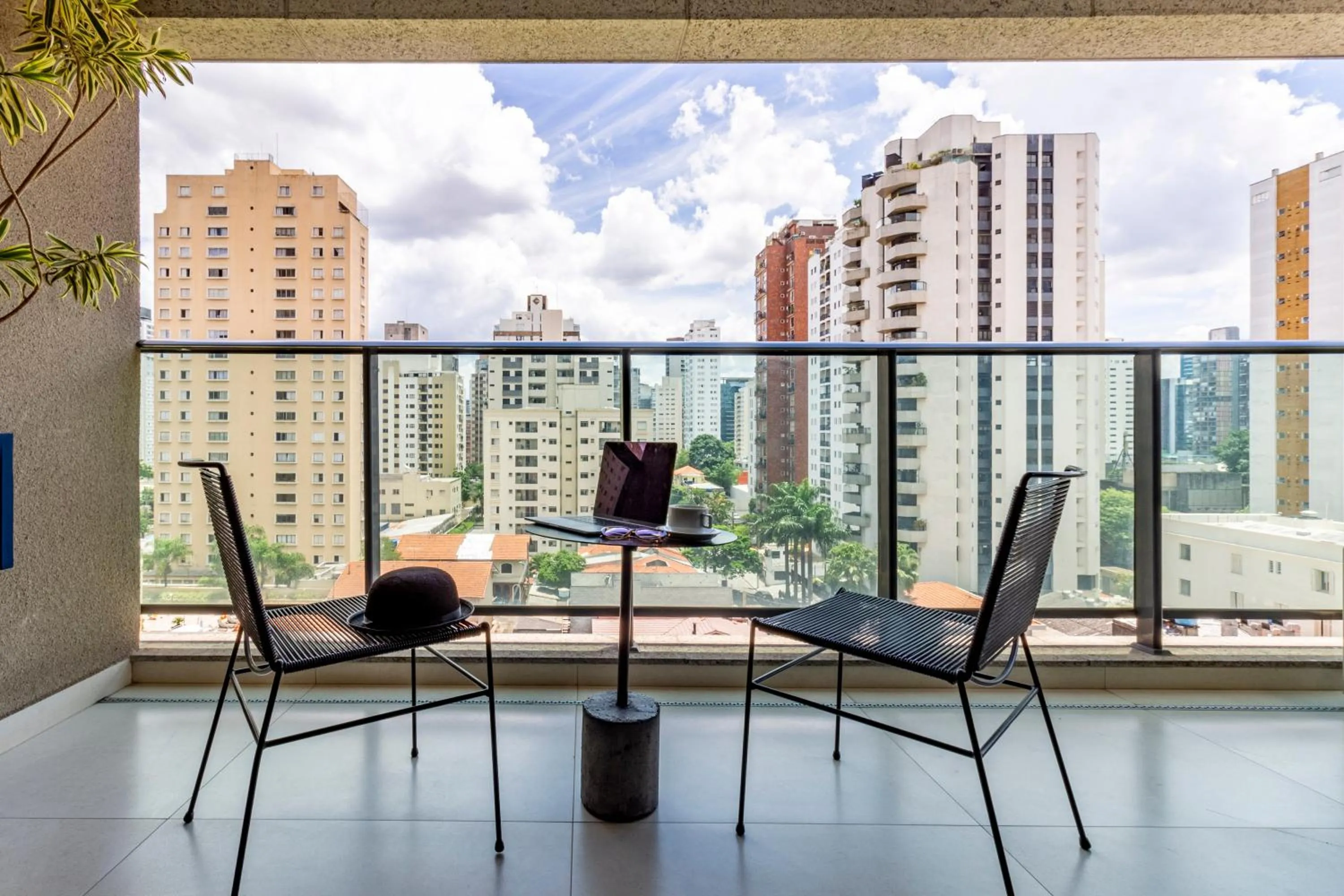 Day in Charlie Itaim