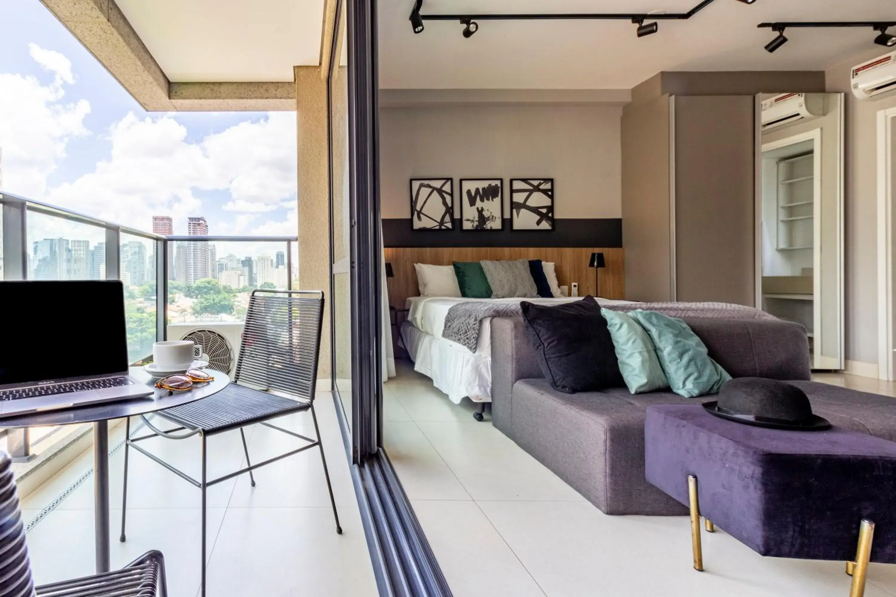 Bed in Charlie Itaim Bed in Charlie Itaim