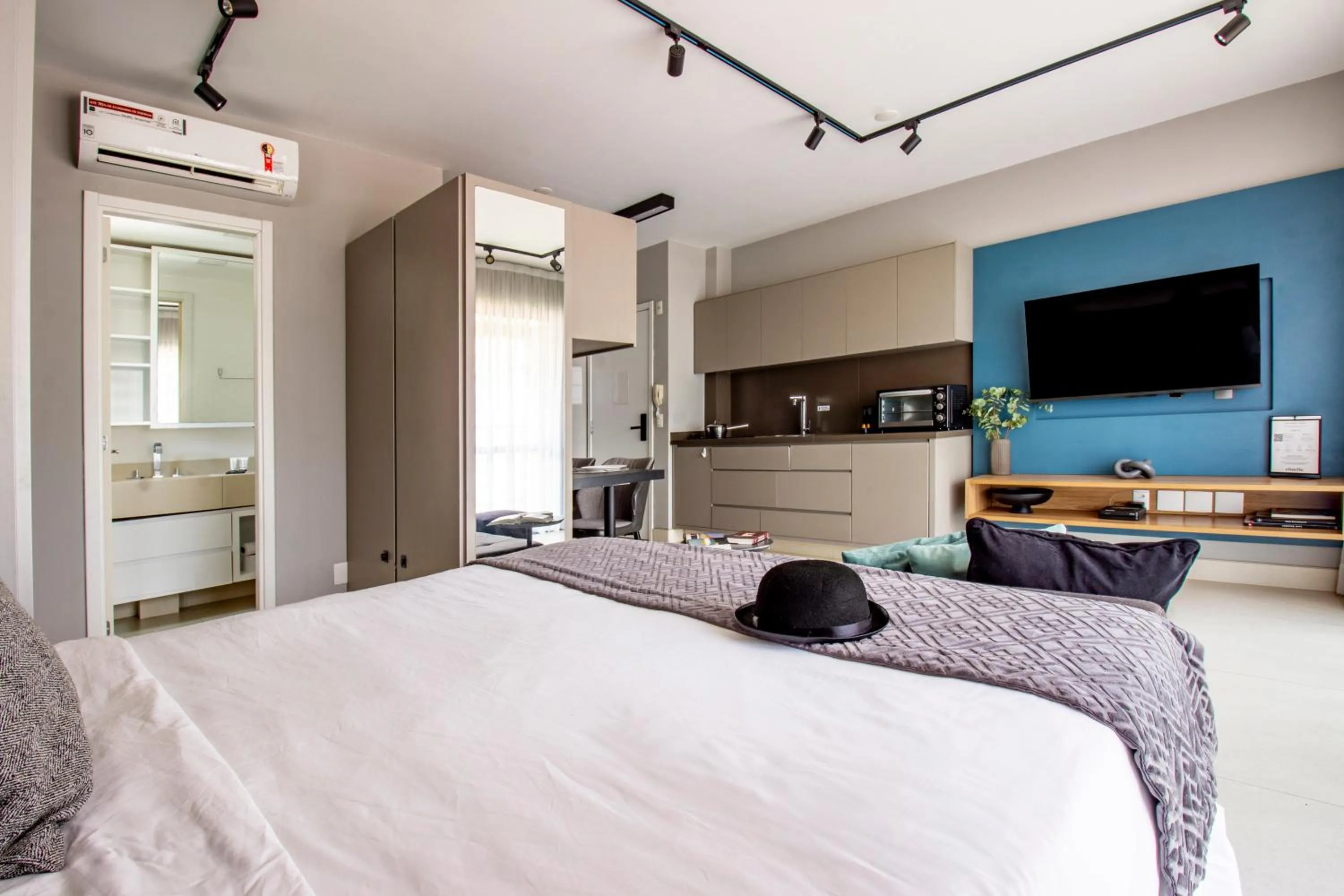 Bed in Charlie Itaim