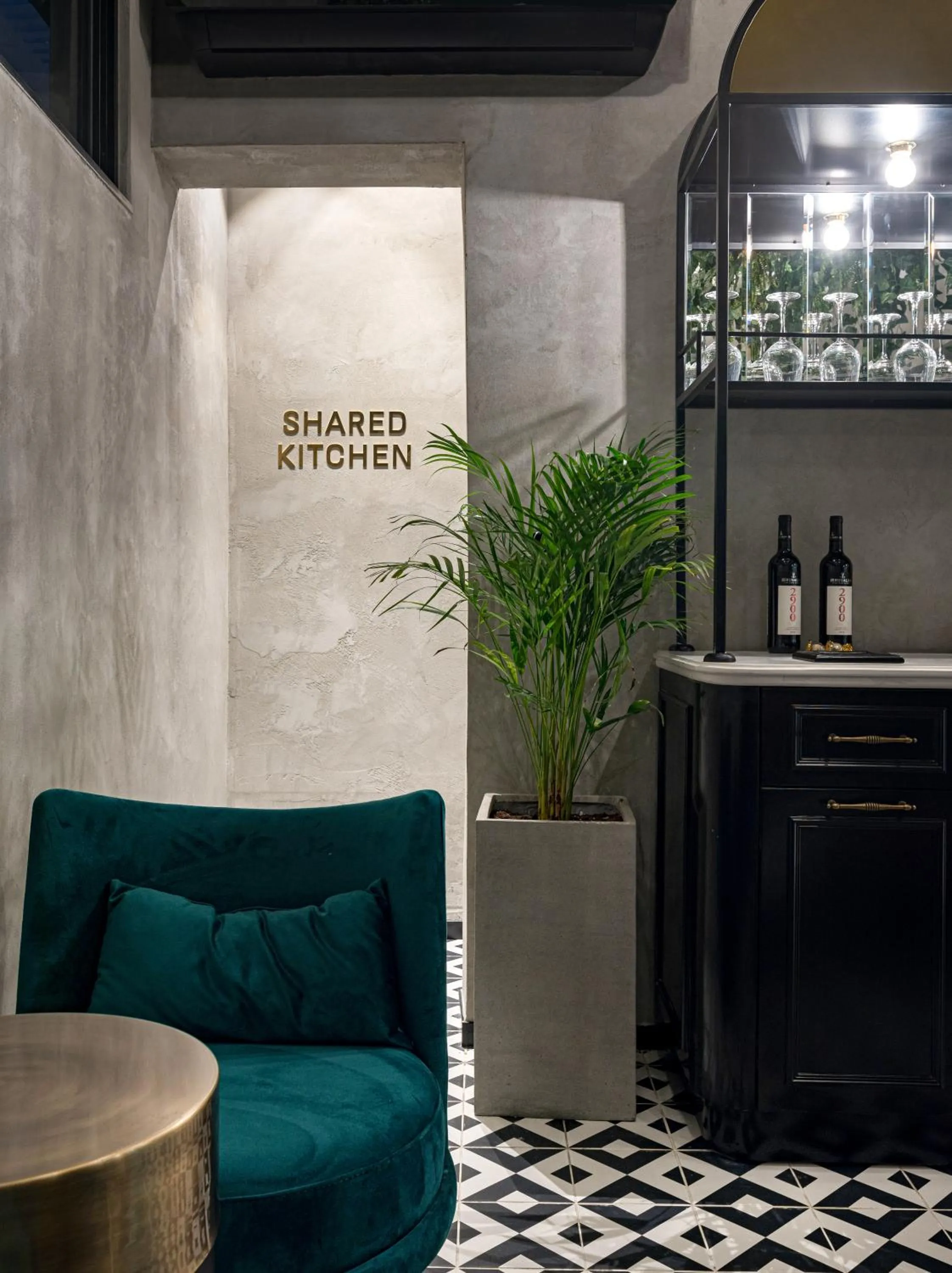 Communal kitchen in Dizengoff Garden Hotel