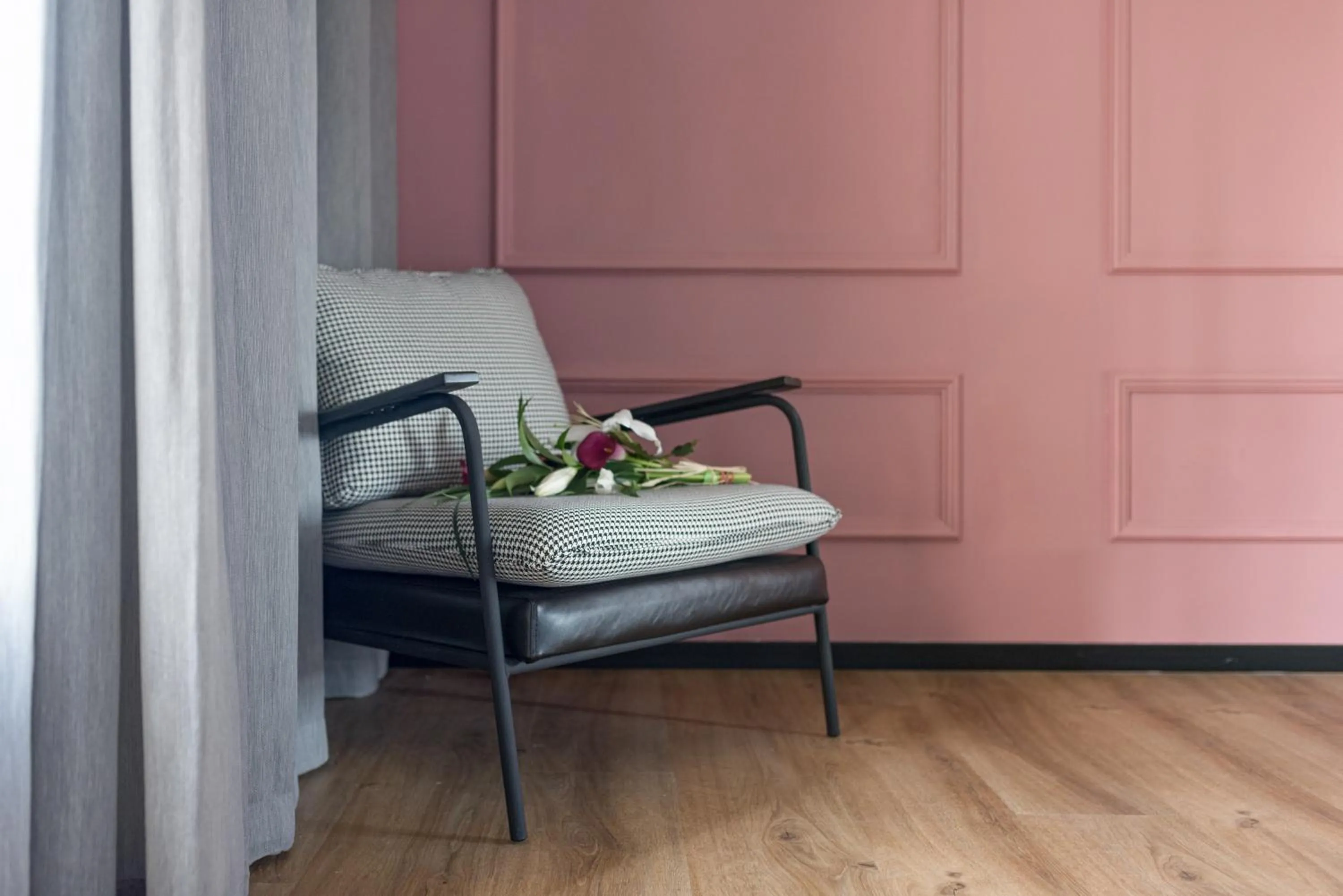 Seating area in Dizengoff Garden Hotel