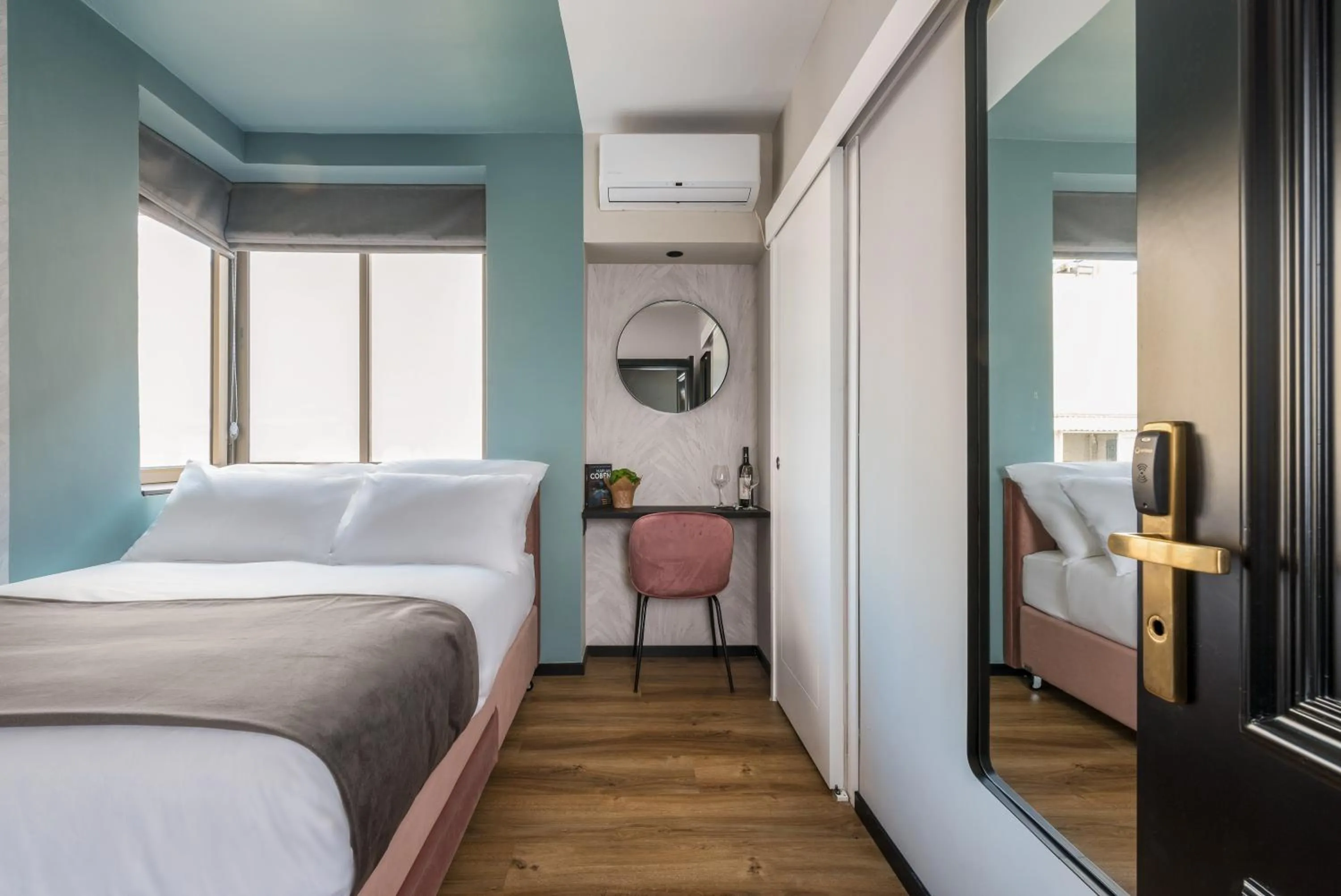 Photo of the whole room, Bed in Dizengoff Garden Hotel