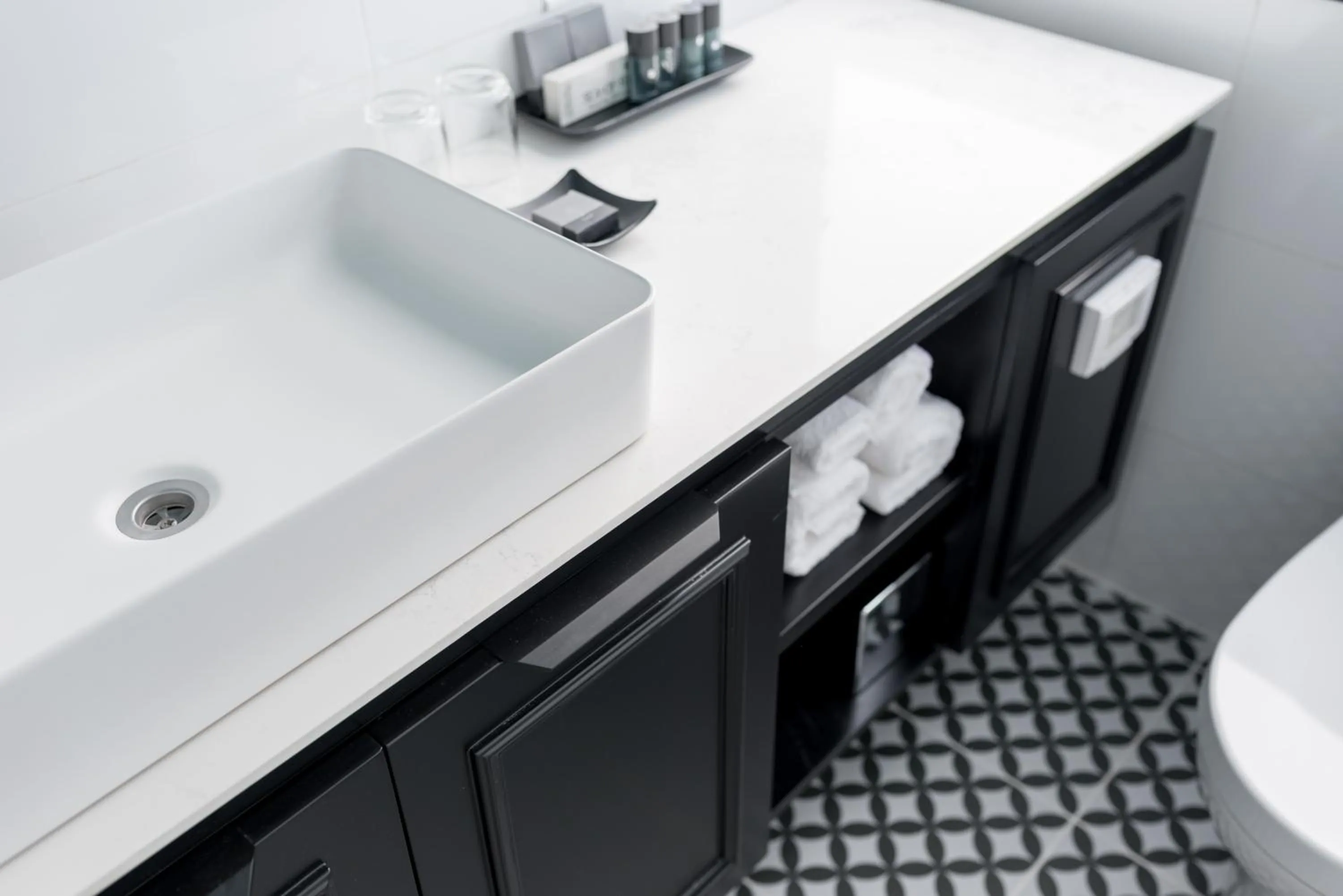 Bathroom in Dizengoff Garden Hotel