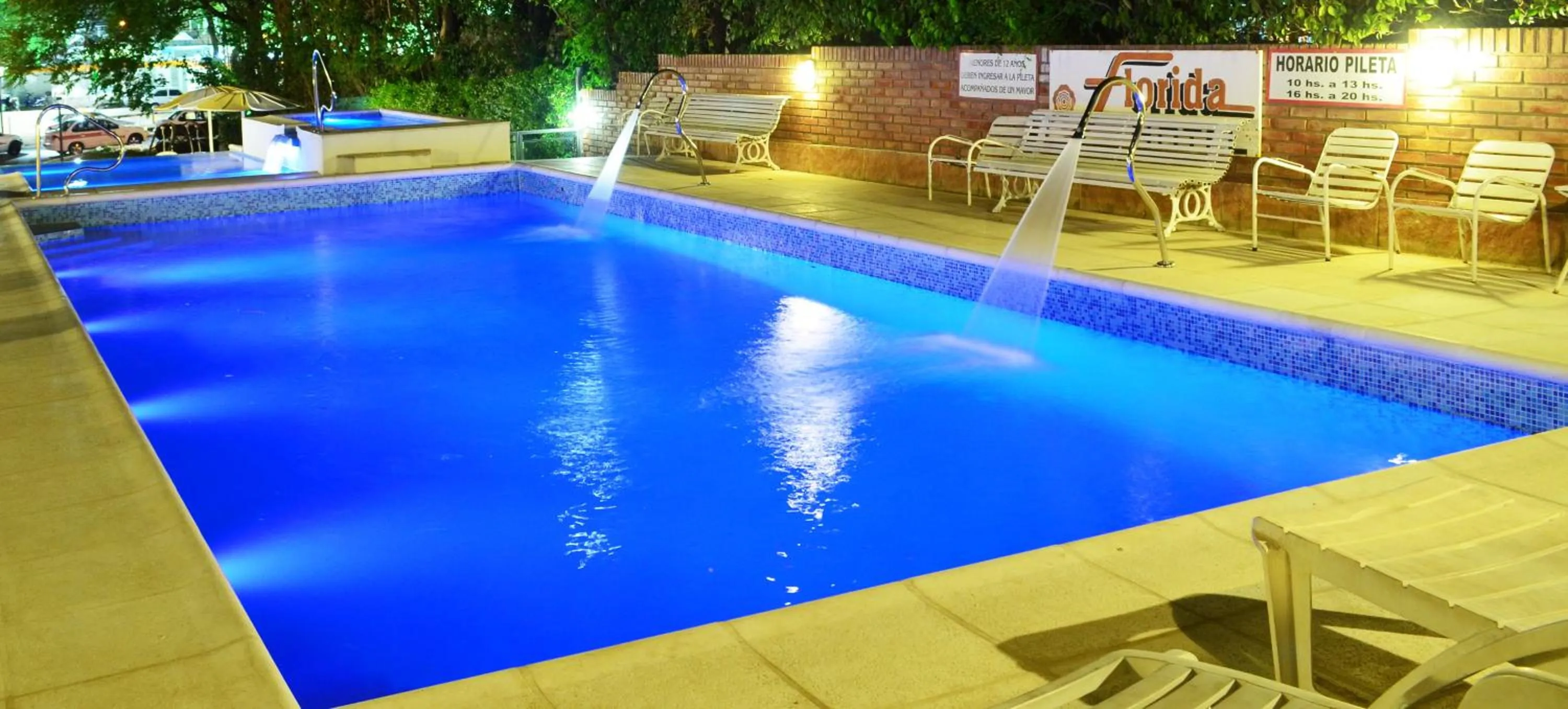 Swimming pool in Florida Hotel & Spa