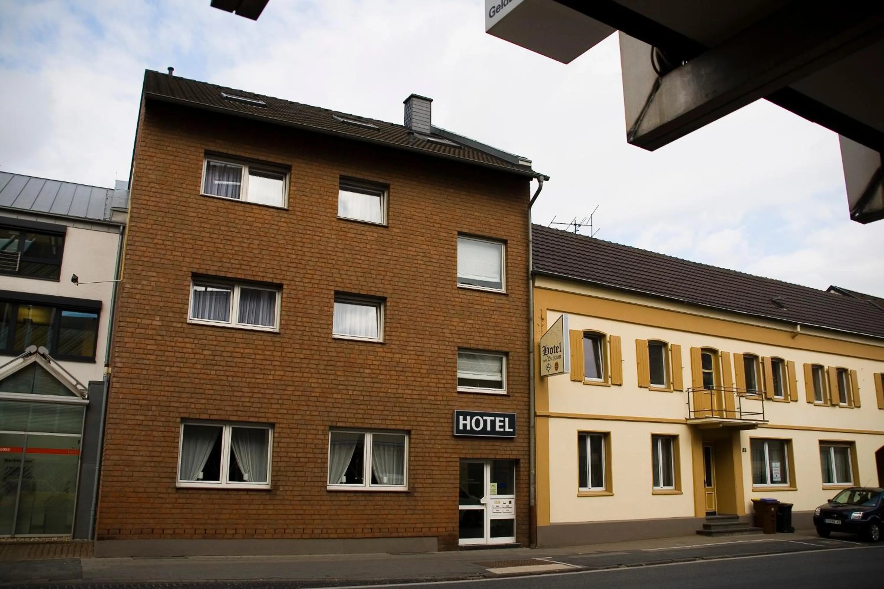 Property building in Hotel zum Schwan Weilerswist