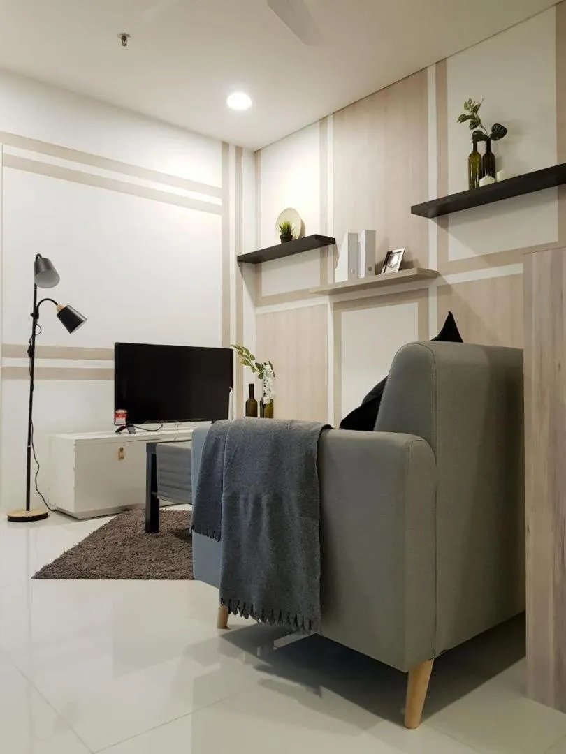 Nightclub / DJ in Signature Apartment at Mercu Summer Suites KLCC