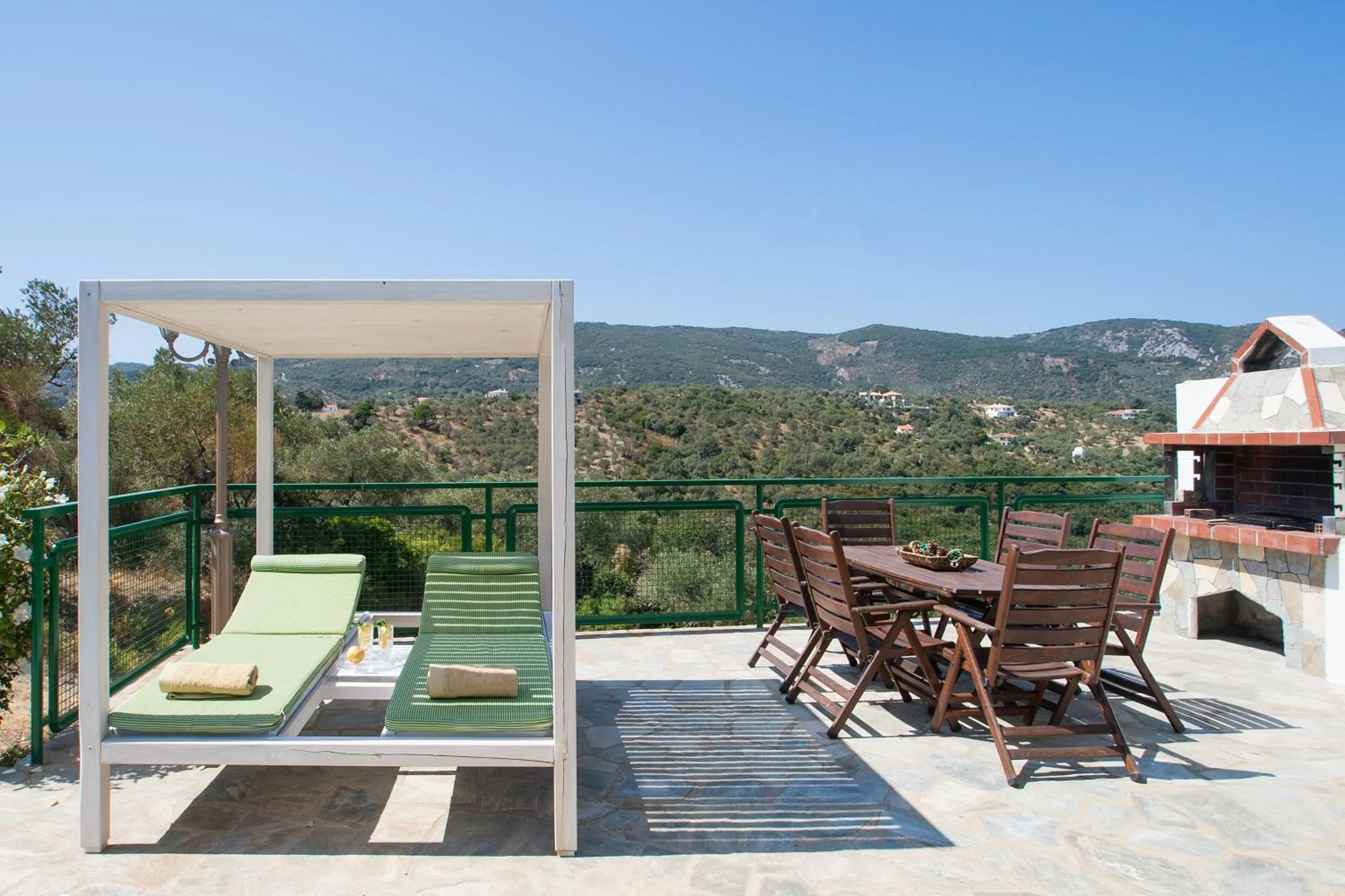 BBQ facilities in Four Seasons Villas