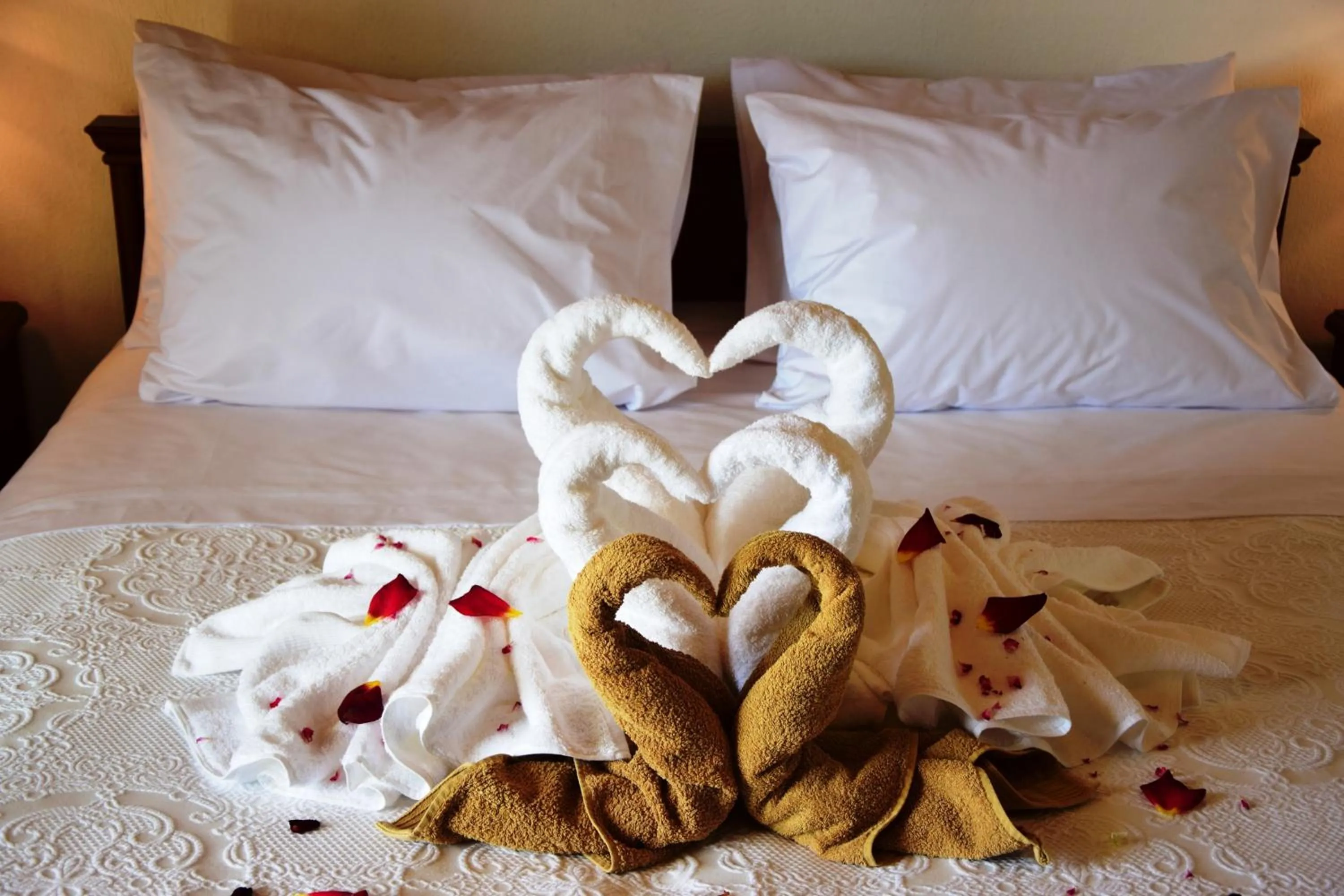 Bed in Four Seasons Villas