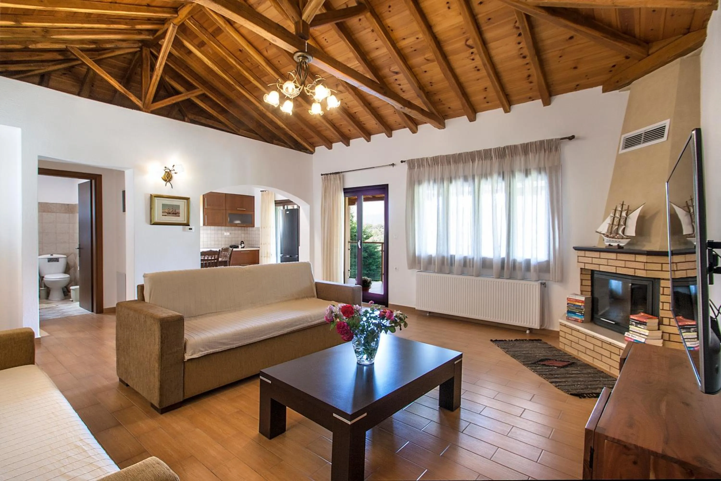 TV and multimedia in Four Seasons Villas