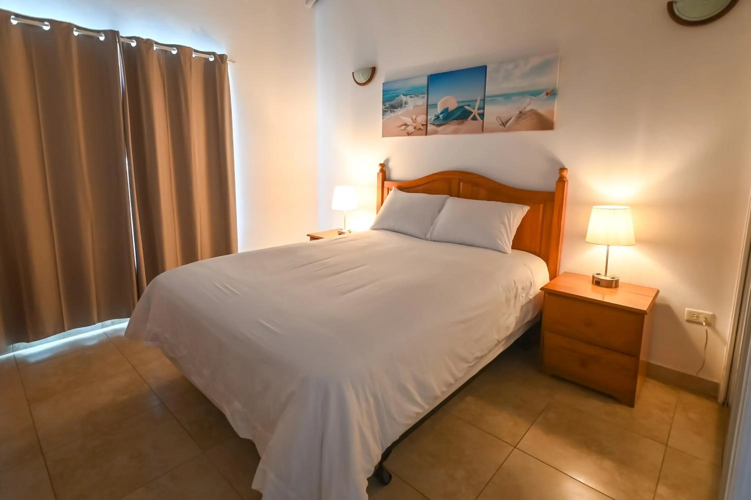 Bed in Lord Nelson Hotel & Residences