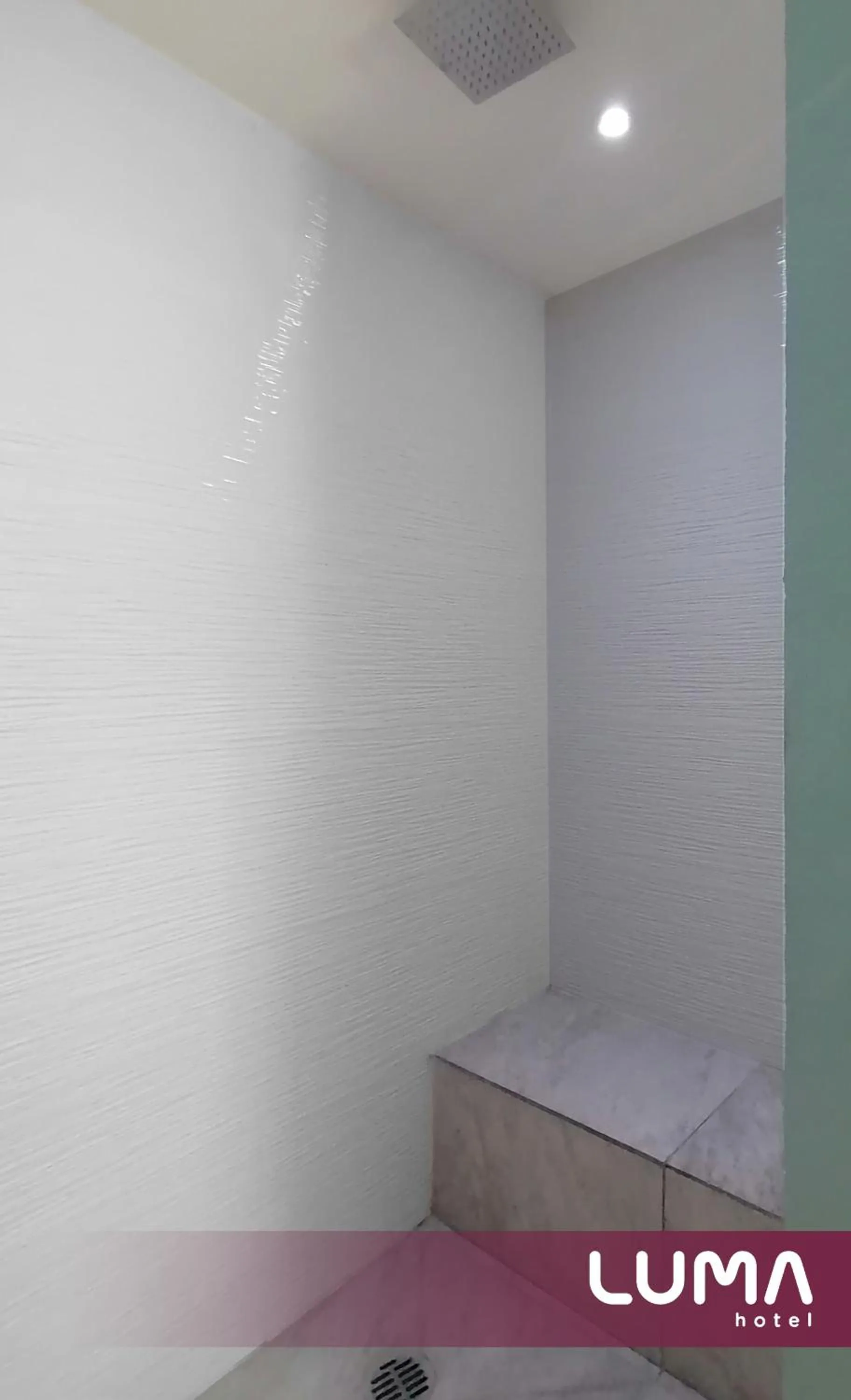 Bathroom, Bed in Hotel Luma by Kavia