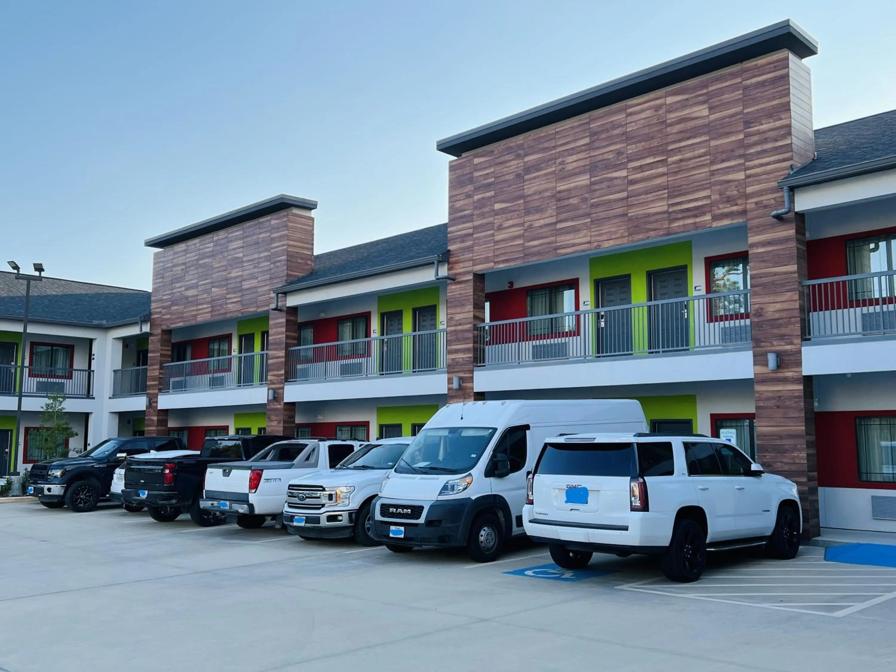 Property building in Americas Best Value Inn & Suites Kingwood IAH Airport