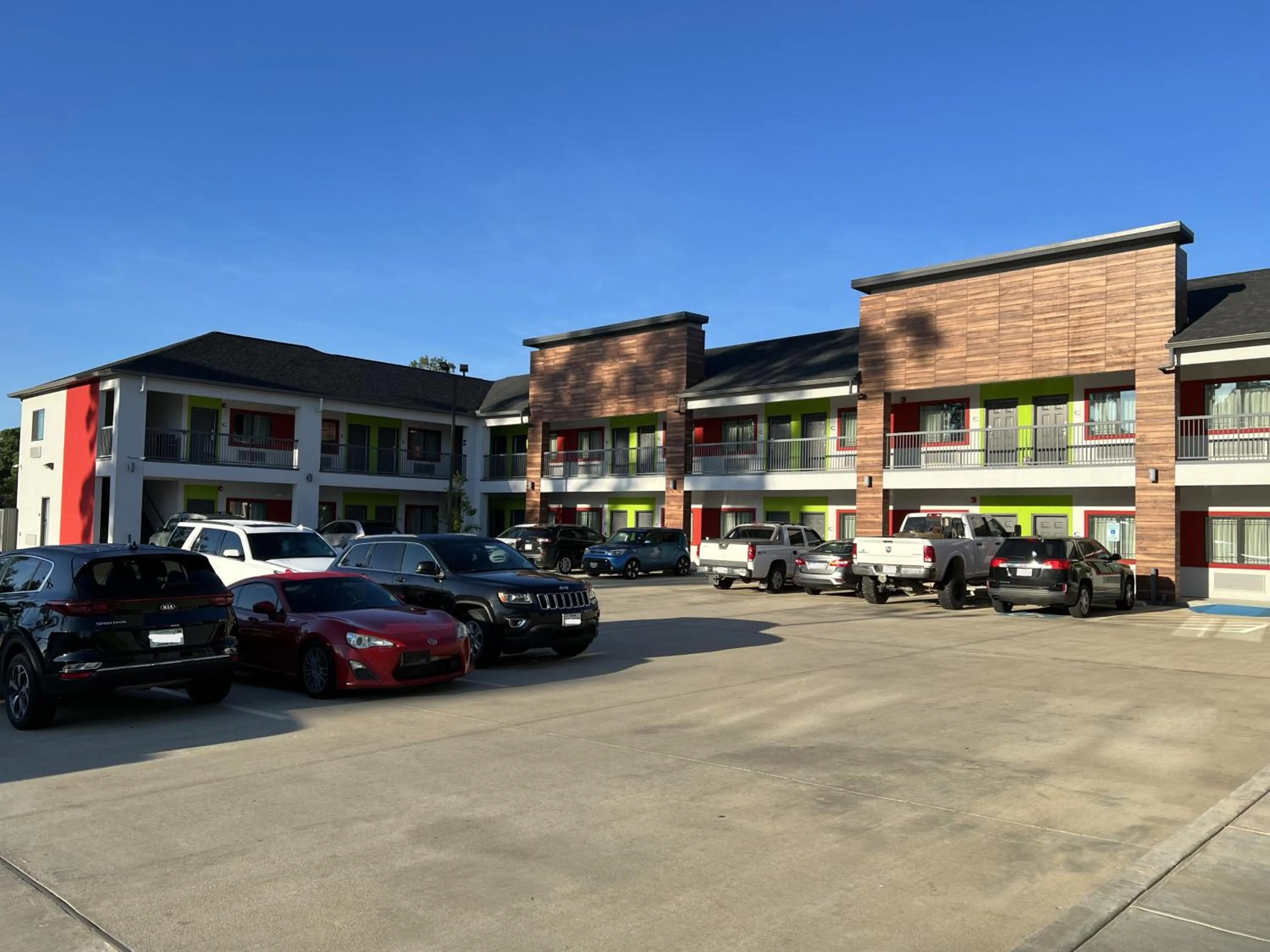 Property building in Americas Best Value Inn & Suites Kingwood IAH Airport