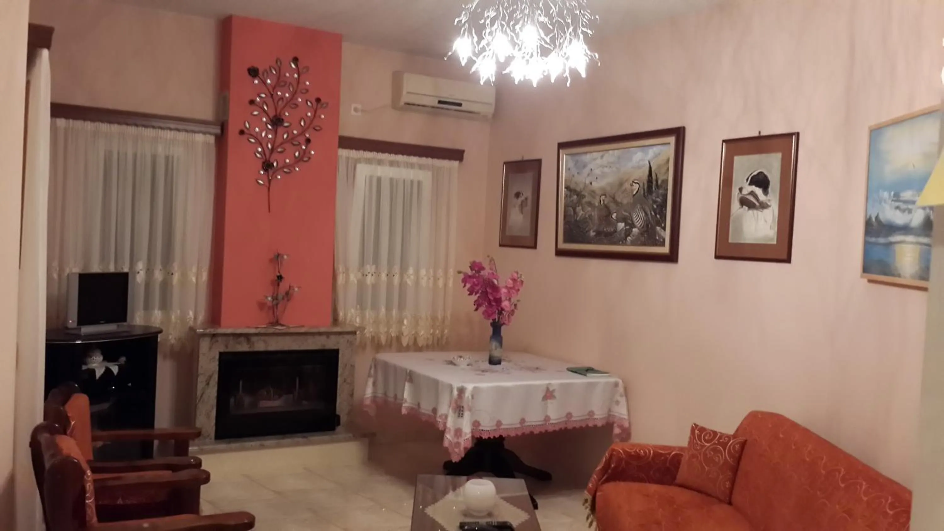 Dining area in Elisabeth Villas