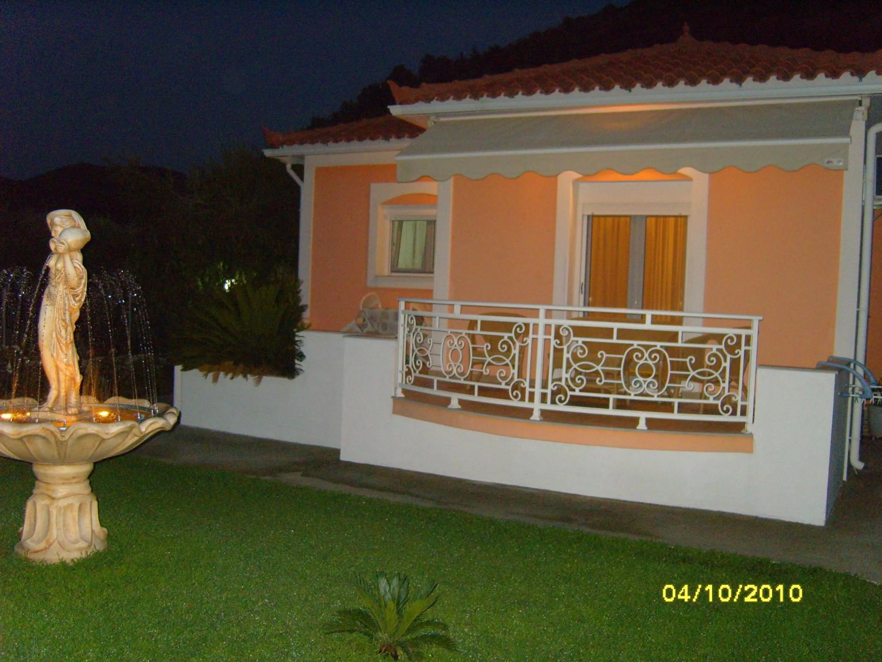 Facade/entrance in Elisabeth Villas