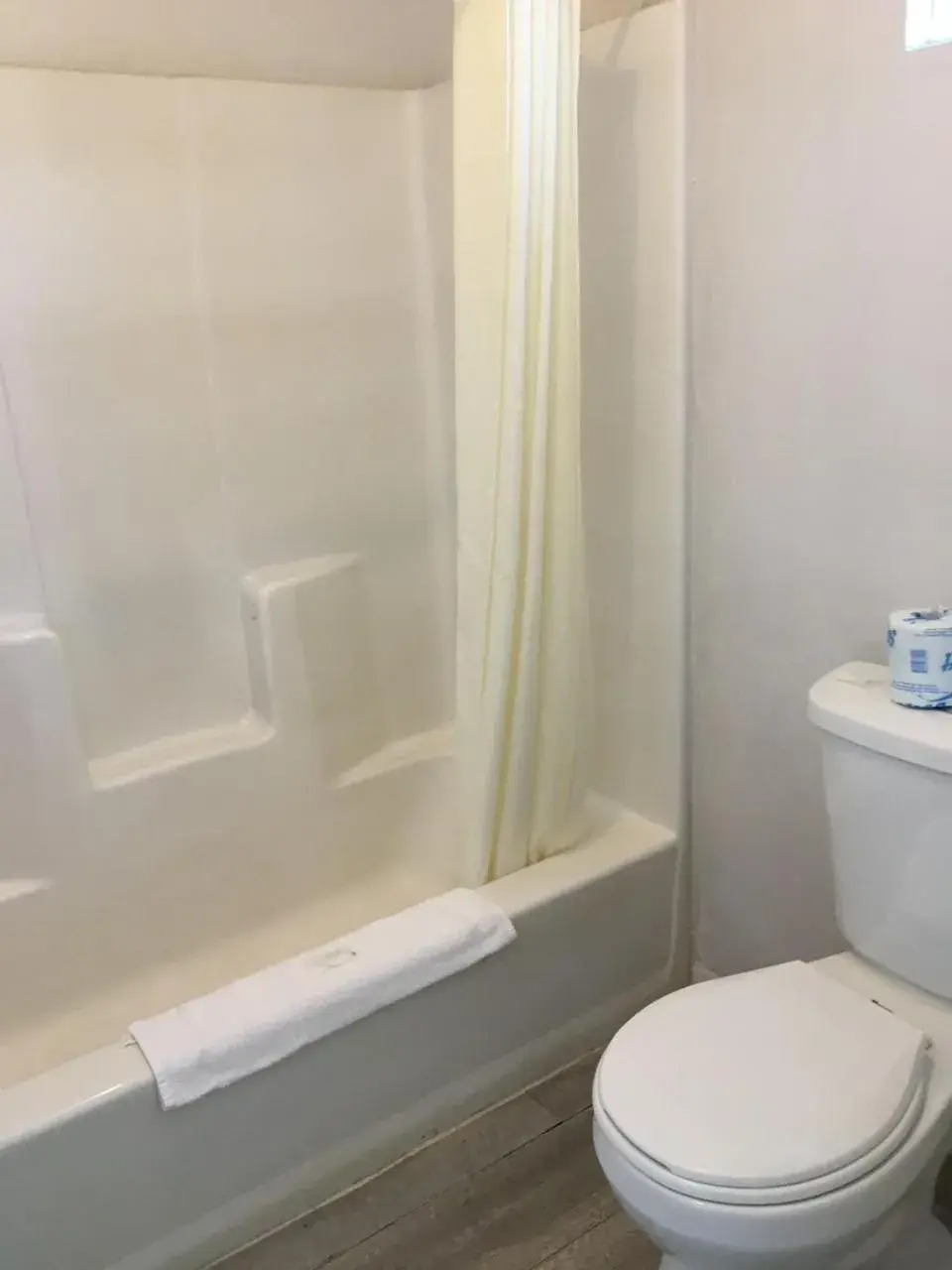 Double Room in Sands Motel Double Room in Sands Motel