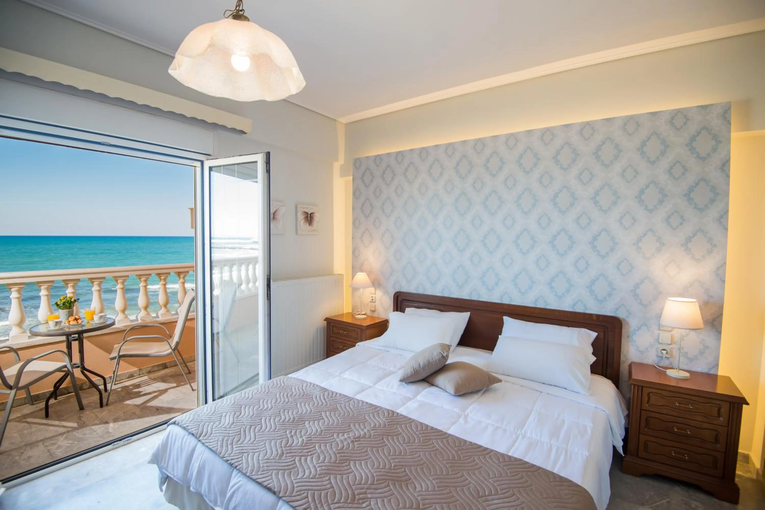 Sea view, Bed in Birais Beach Studios