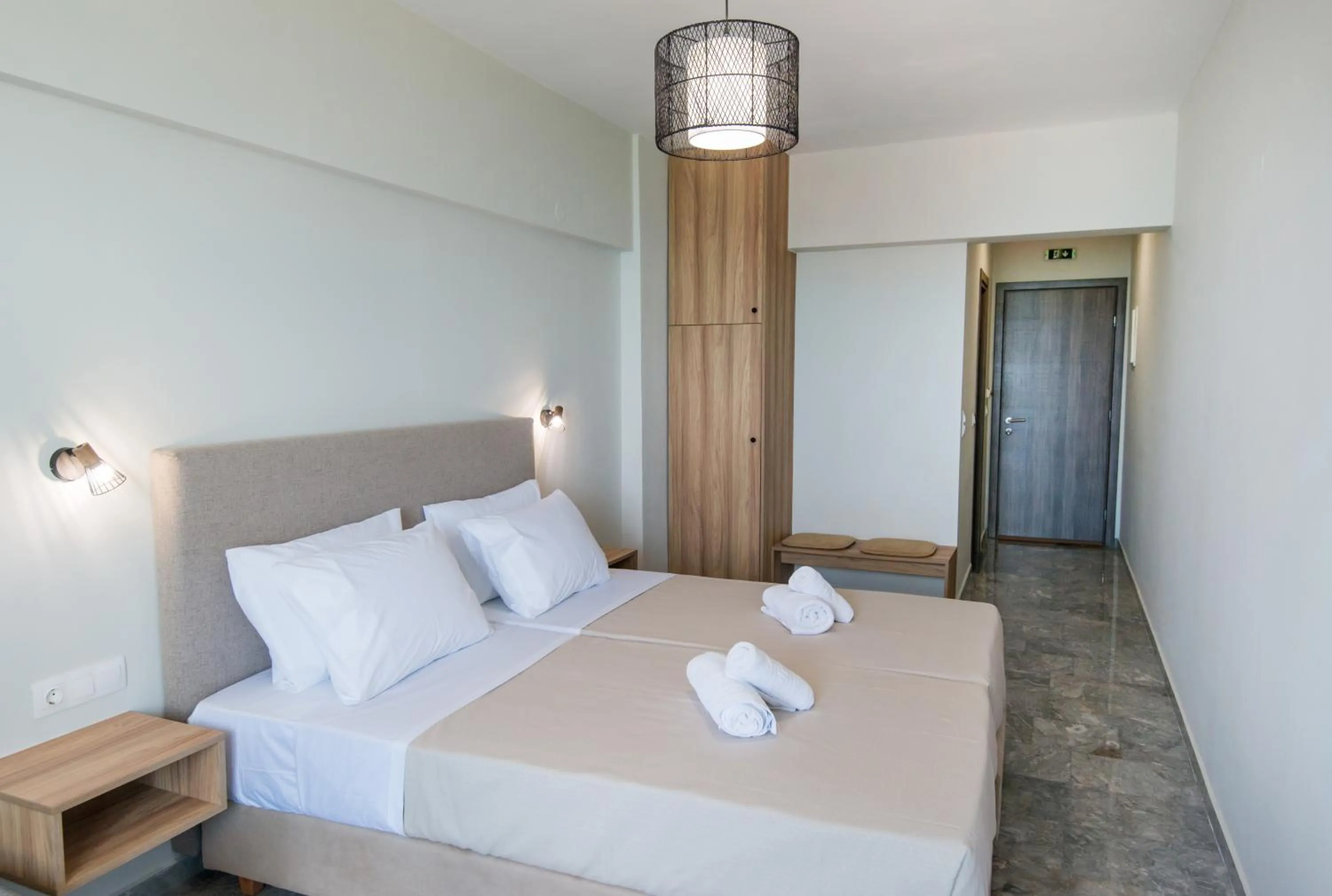 Bed in Birais Beach Studios