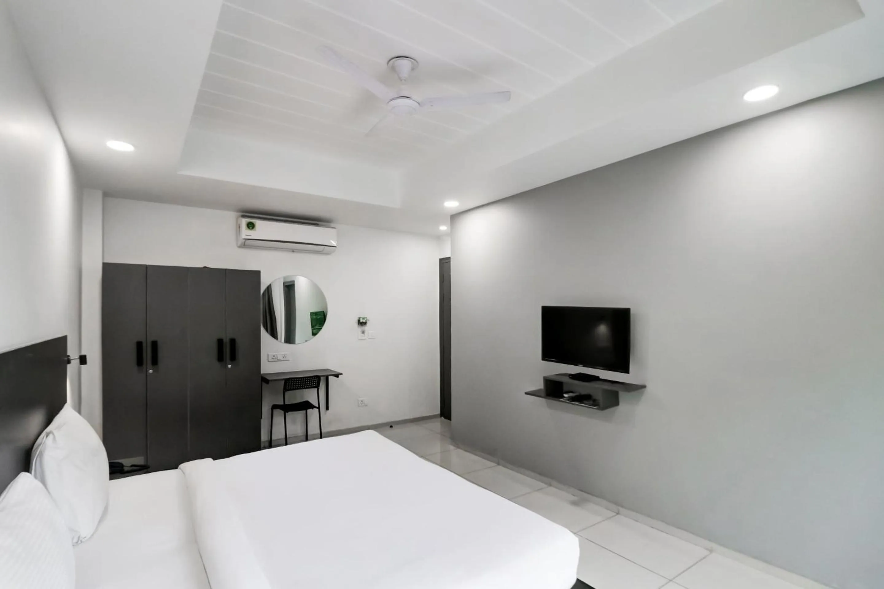 Bedroom, Bed in Townhouse South City 2 Sector 49 Gurgaon